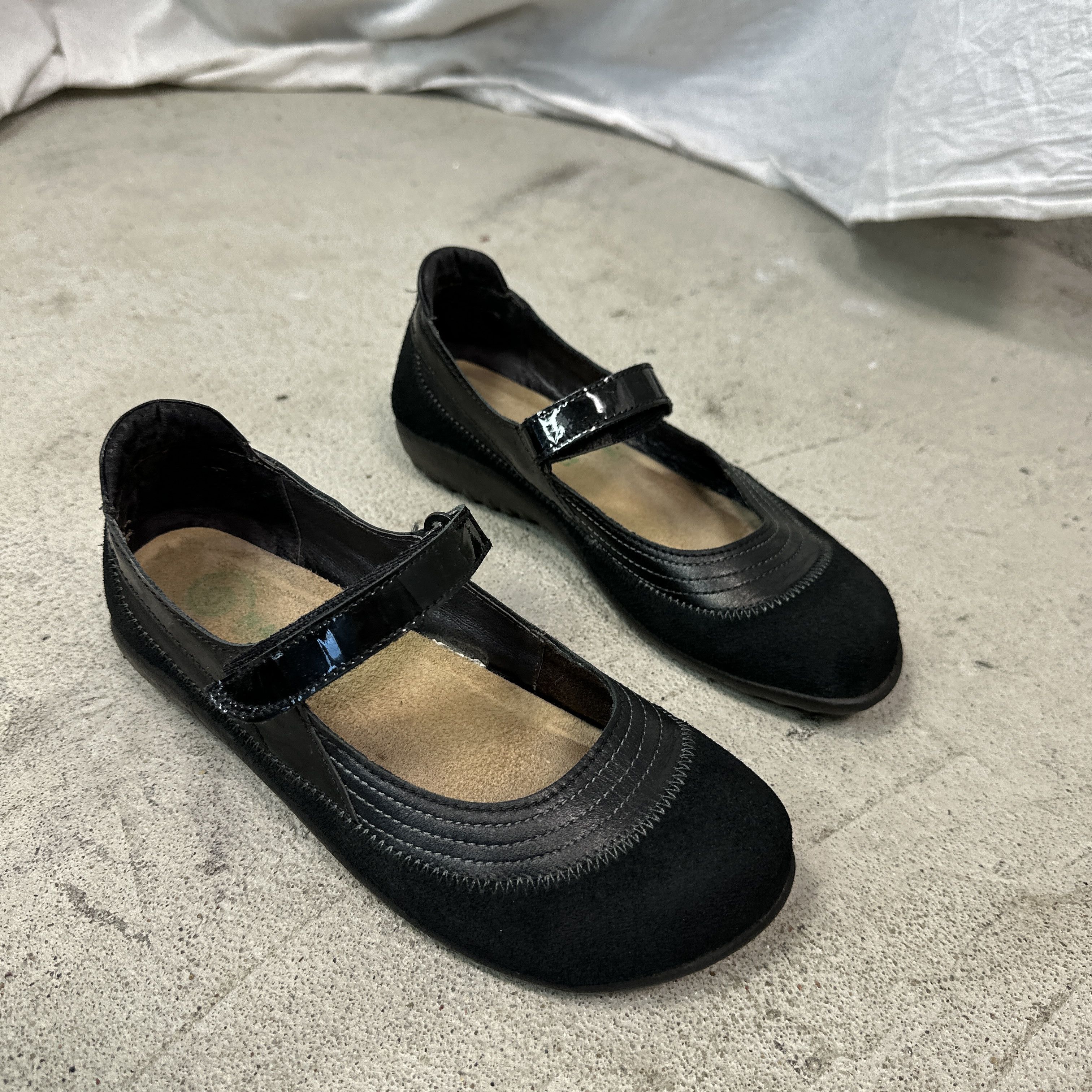 Vintage Vintage Avant Garde Velcro Straps Suede Mary Jane Y2K Size US 6 / IT 36 - 7 Thumbnail