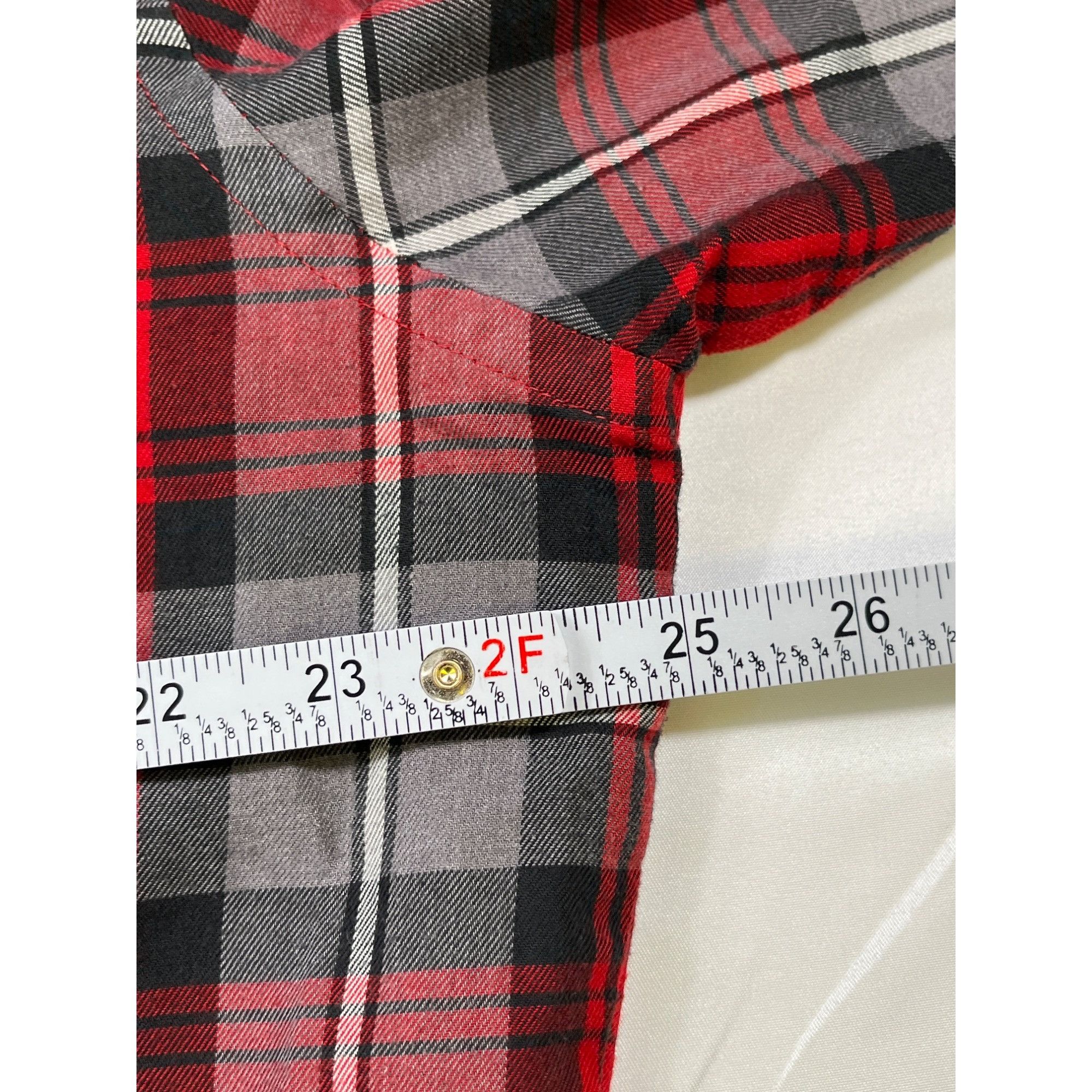 Van Heusen Van Heusen SKU 7620 Mens Red and Gray Plaid Button Down Shir Size US XL / EU 56 / 4 - 4 Thumbnail