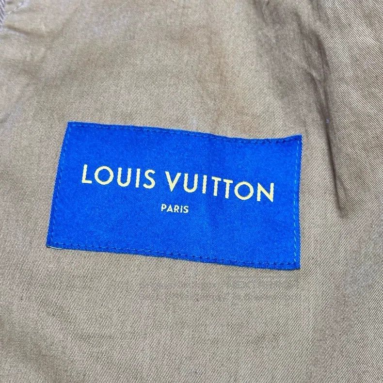 Louis Vuitton Louis Vuitton Full embossed color-block logging jacket Size US S / EU 44-46 / 1 - 3 Thumbnail