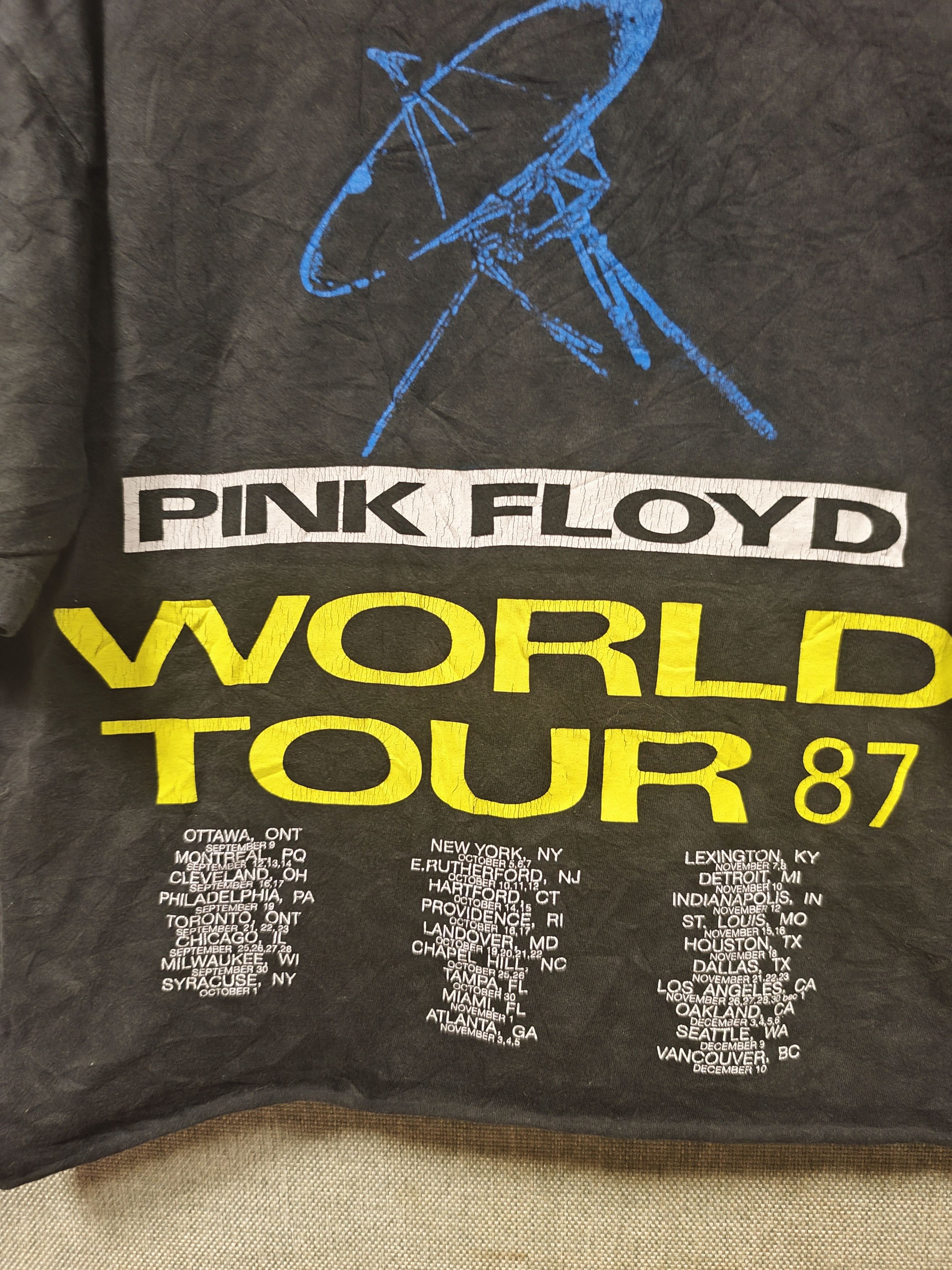 Band Tees × Pink Floyd Band Pink Floyd world tour 1987 crop top tee Size US L / EU 52-54 / 3 - 4 Thumbnail