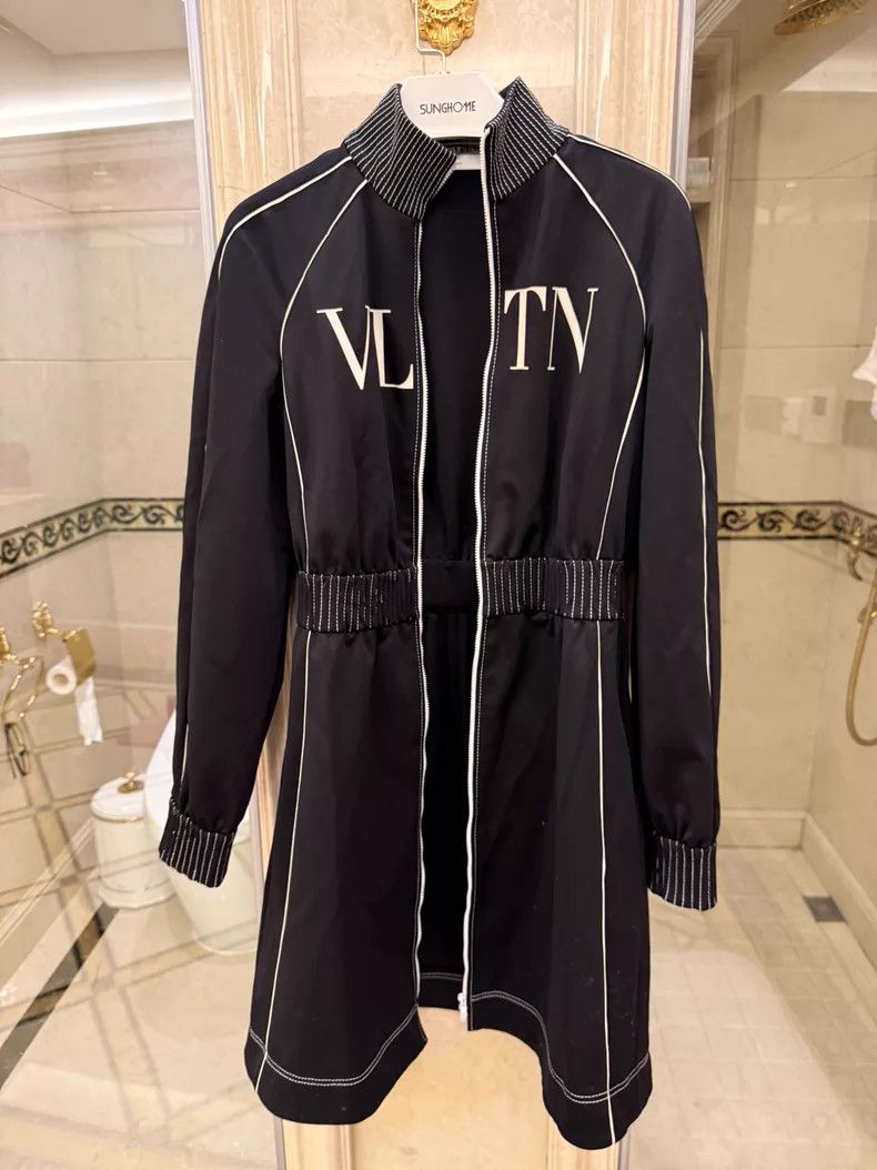 Valentino Valentino Letter waist dress Size XS / US 0-2 / IT 36-38 - 1 Thumbnail