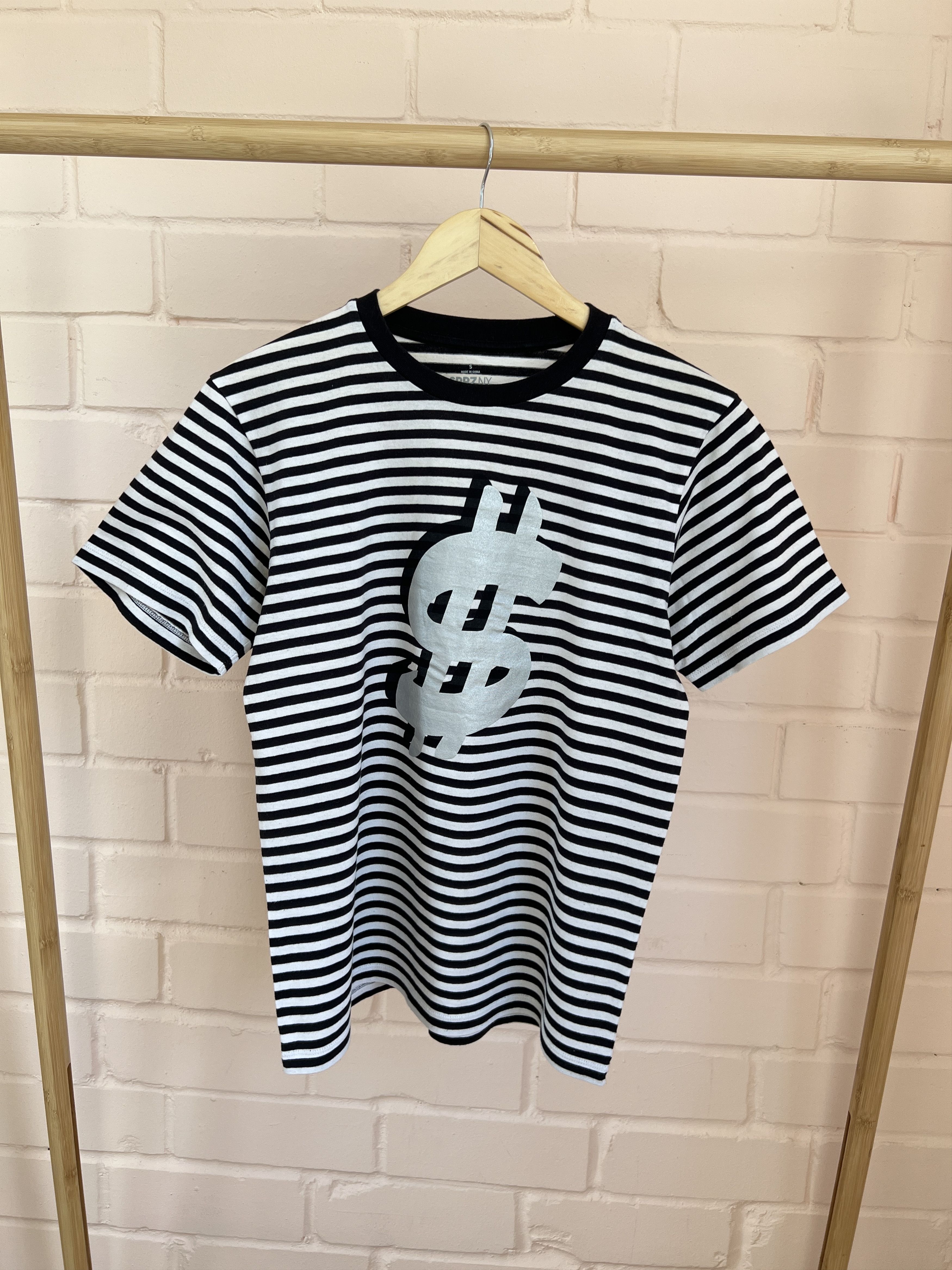 Andy Warhol × Uniqlo Uniqlo Andy Warhol Cartoon Dollar Print Striped Tee Size US S / EU 44-46 / 1 - 3 Thumbnail