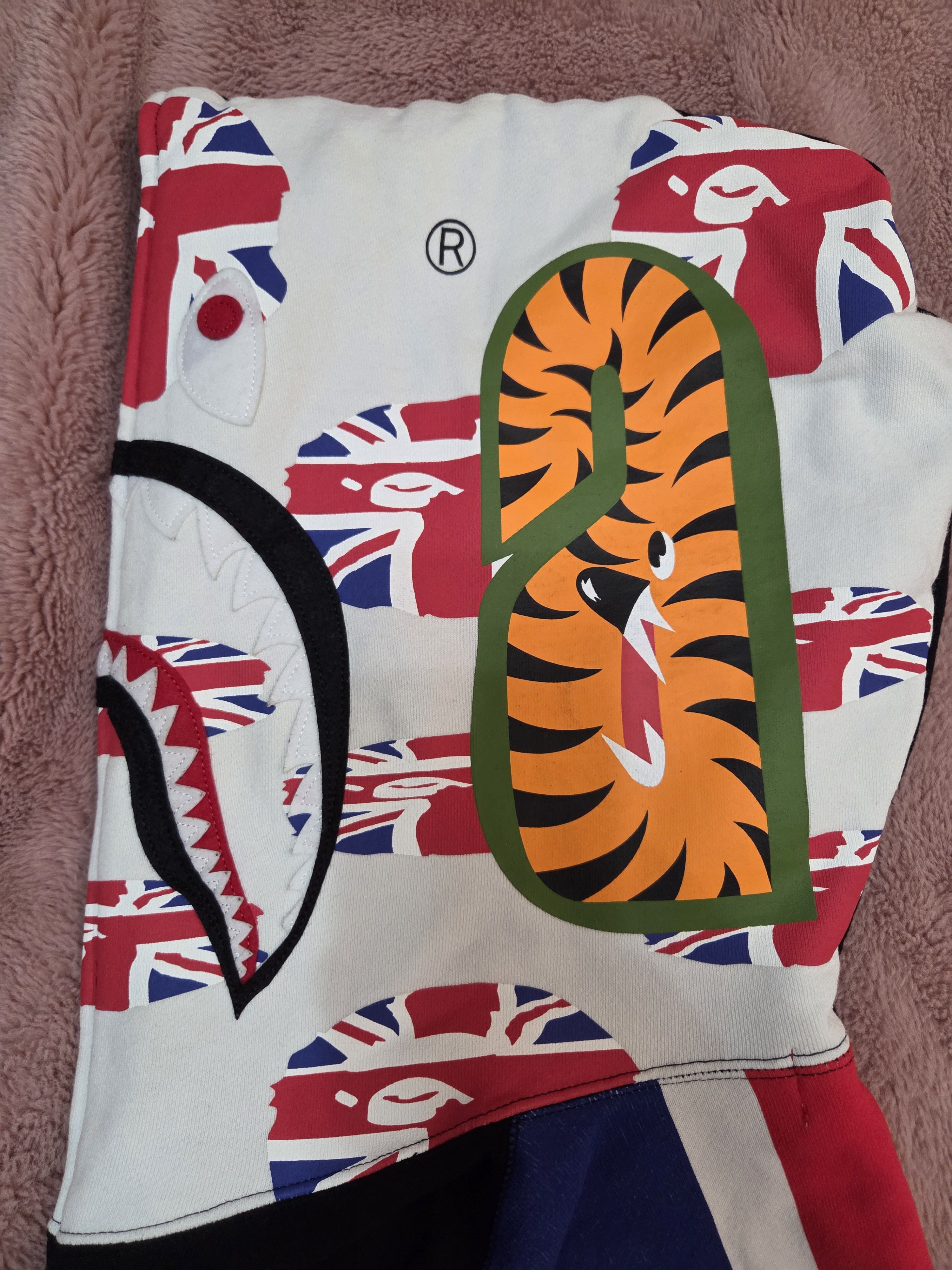 Bape A bathing ape Bape UK London shark hoodie Large Size US L / EU 52-54 / 3 - 4 Thumbnail