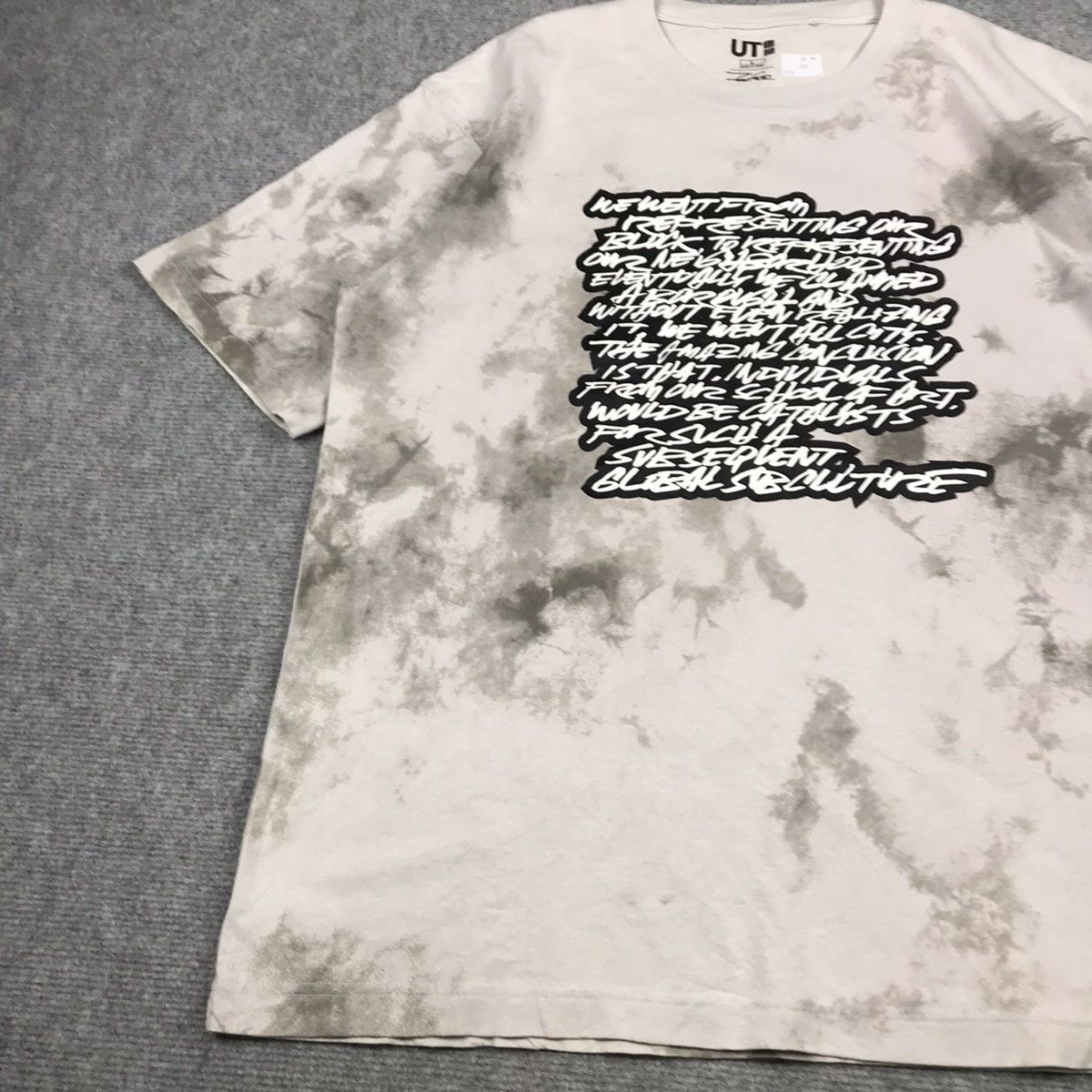 Futura FATURA X UNIQLO TSHIRT Size US L / EU 52-54 / 3 - 4 Thumbnail