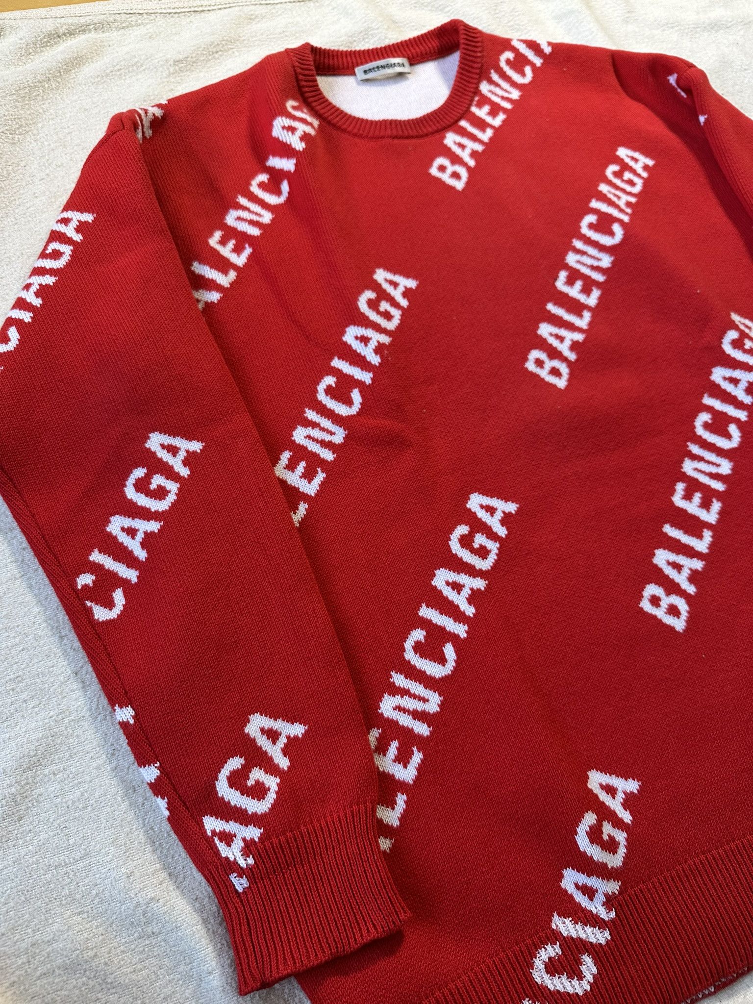 Balenciaga Balenciaga Sweater Allover Logo Red Size US XS / EU 42 / 0 - 3 Thumbnail