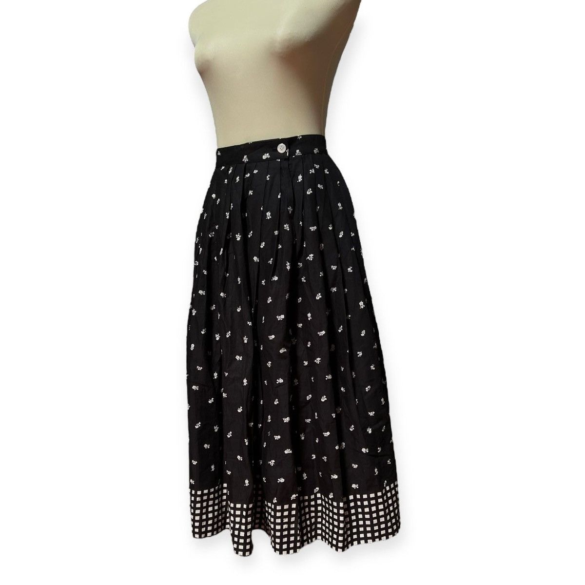 Issey Miyake Issey Miyake Mid-Skirt Size 30" / US 8 / IT 44 - 4 Thumbnail