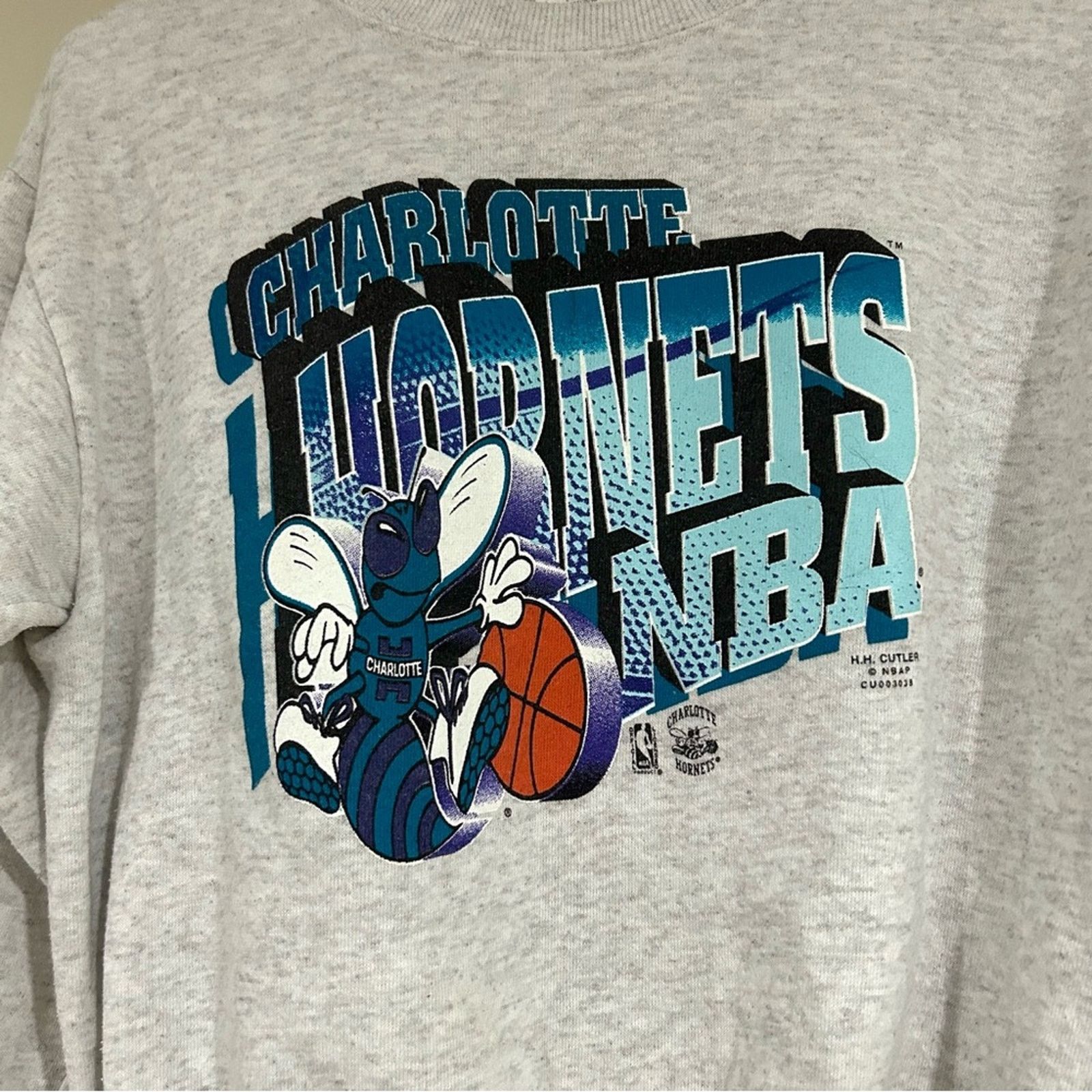 Other Vintage Charlotte Hornets Basketball Sweatshirt Size US XXS / EU 40 - 2 Thumbnail