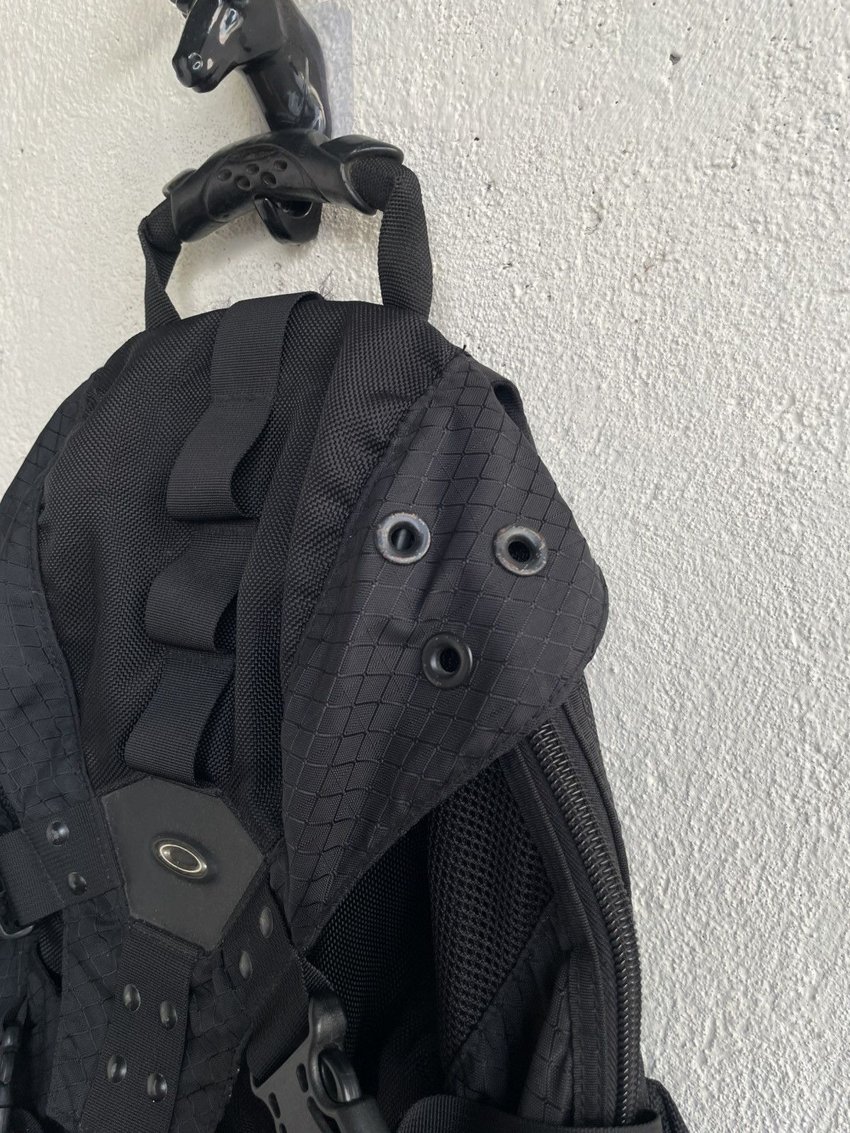Oakley Rare Oakley Tactical Black Utility Backpack Techwear Outdoor Size ONE SIZE - 3 Thumbnail