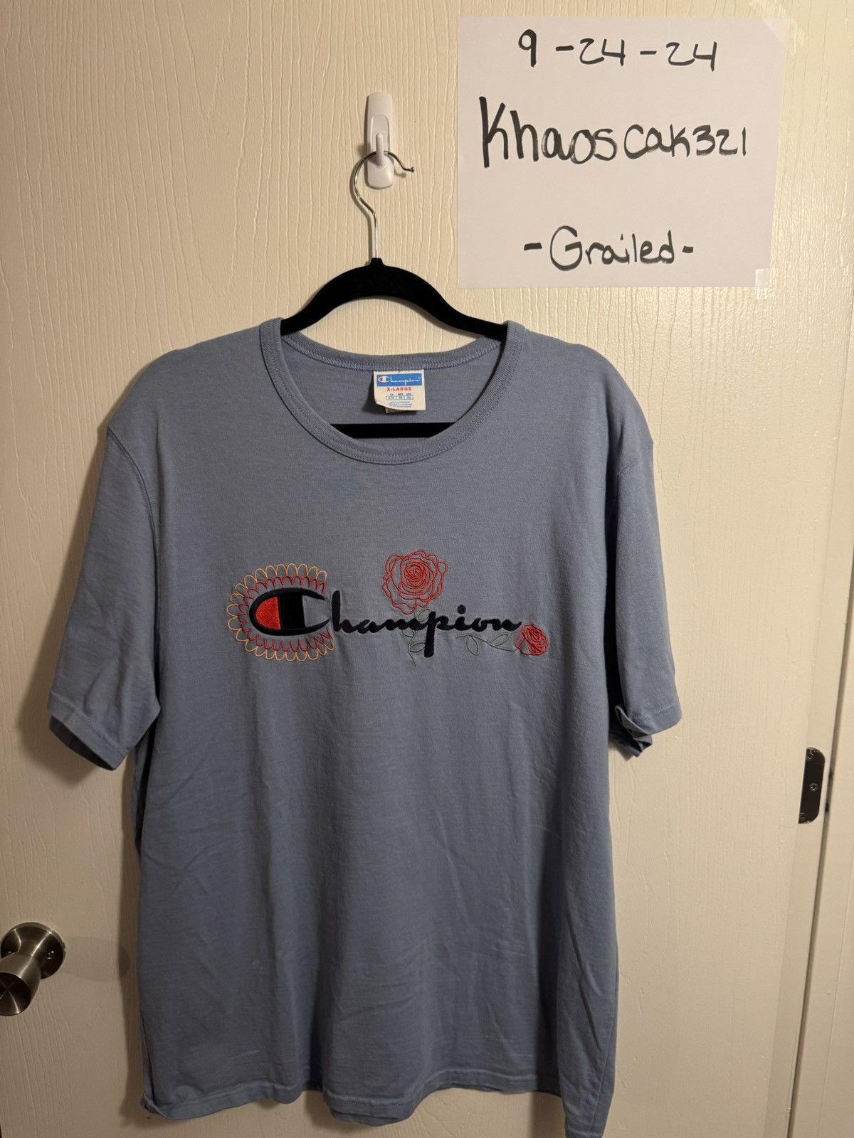 Champion Champions Embroidered Rose T-Shirt Size US XL / EU 56 / 4 - 1 Thumbnail