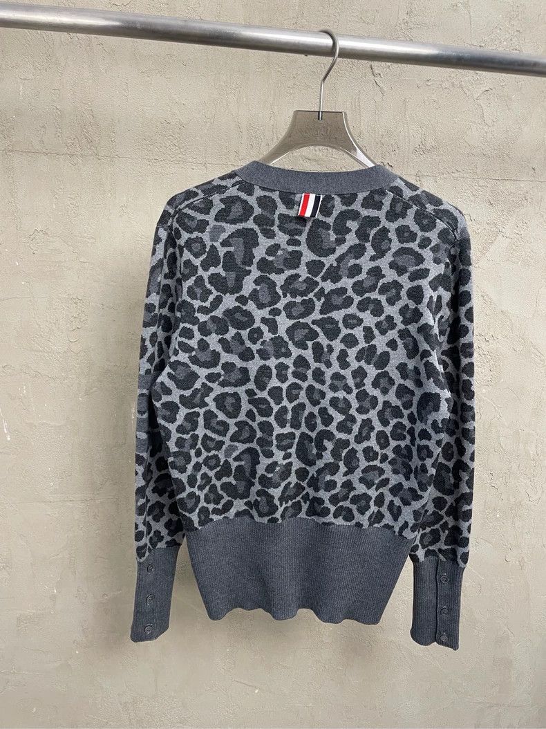 Thom Browne Thom browne Gray full-print leopard four-striped wool cardi Size M / US 6-8 / IT 42-44 - 2 Thumbnail