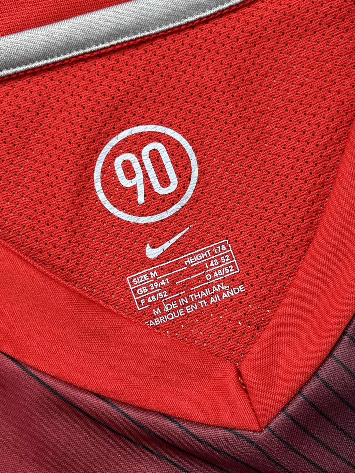 Nike Vintage Nike Total 90 T-Shirt Big Logo Drill 90s Swoosh Y2K Size US M / EU 48-50 / 2 - 6 Thumbnail