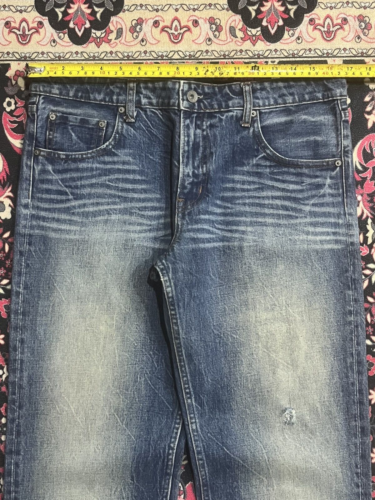 Japanese Brand Vintage Rugged Jeans by WoW Blue Faded Washed Whisker Jeans Size US 32 / EU 48 - 12 Thumbnail