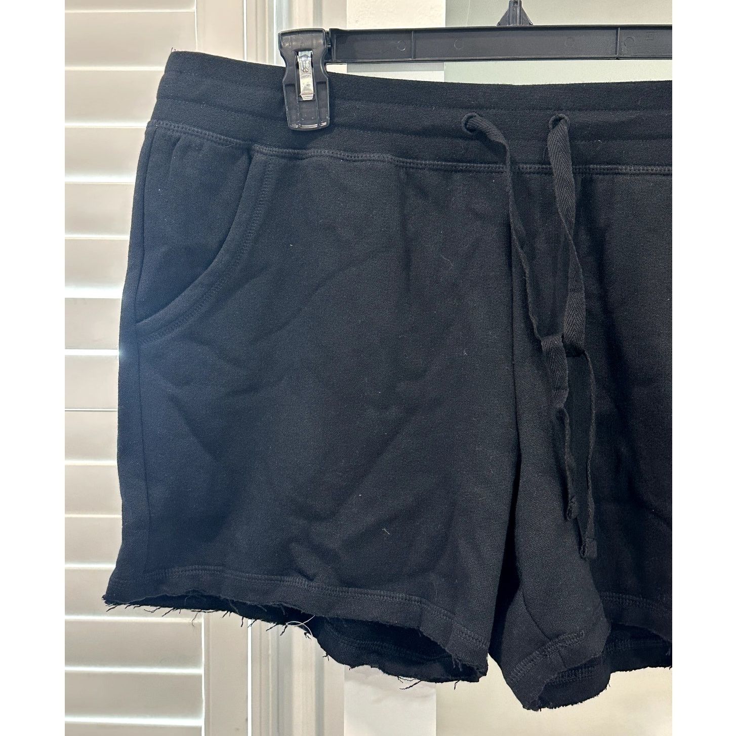 BP. BP. Women's Black Sweat Cut Off Raw Hem Shorts Drawstring L Size 36" / US 14 / IT 50 - 2 Thumbnail