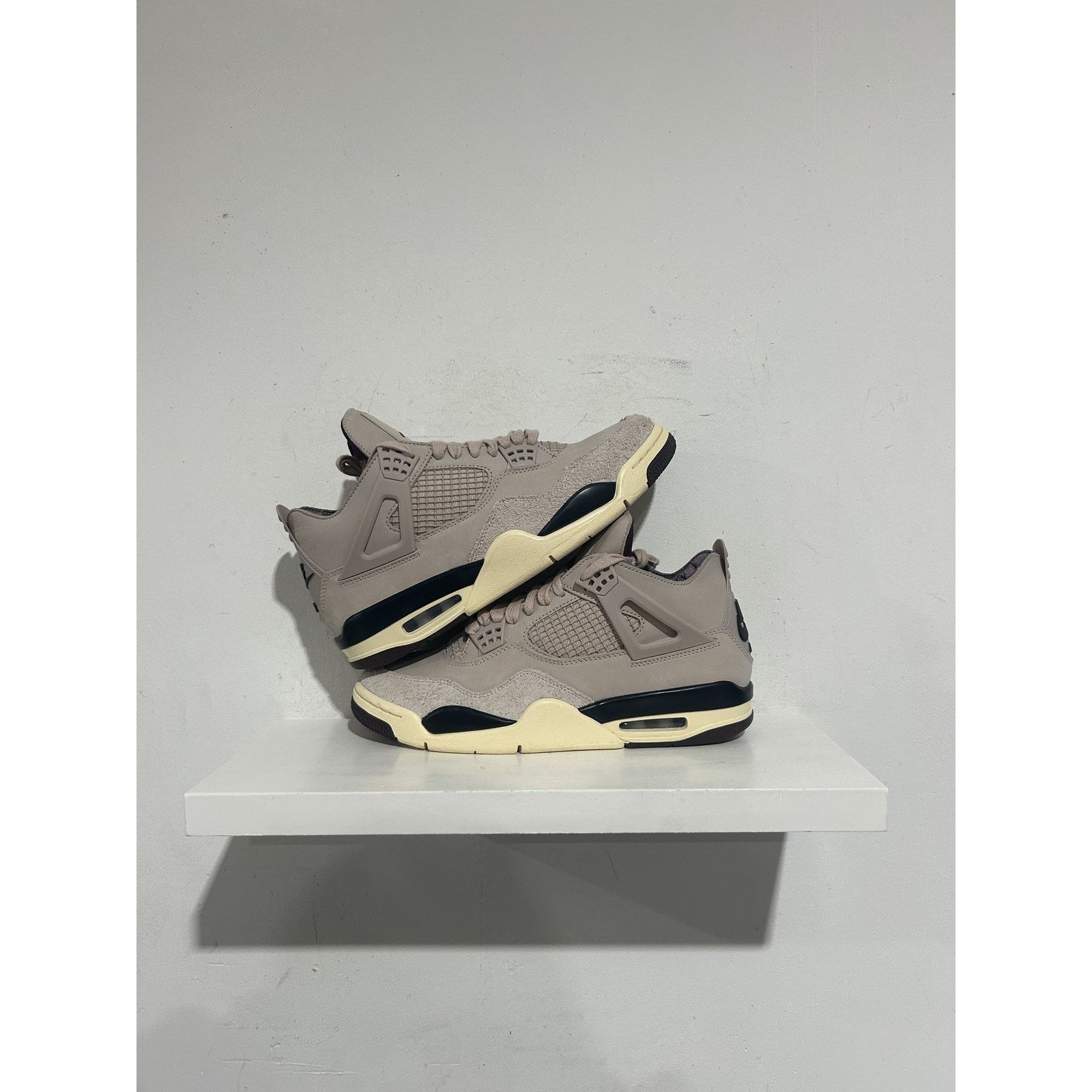 Nike JORDAN 4 A MA MANIERE WHILE YOU SLEEPING 10W (8.5M) PREOWNED Size US 8.5 / EU 41-42 - 1 Thumbnail