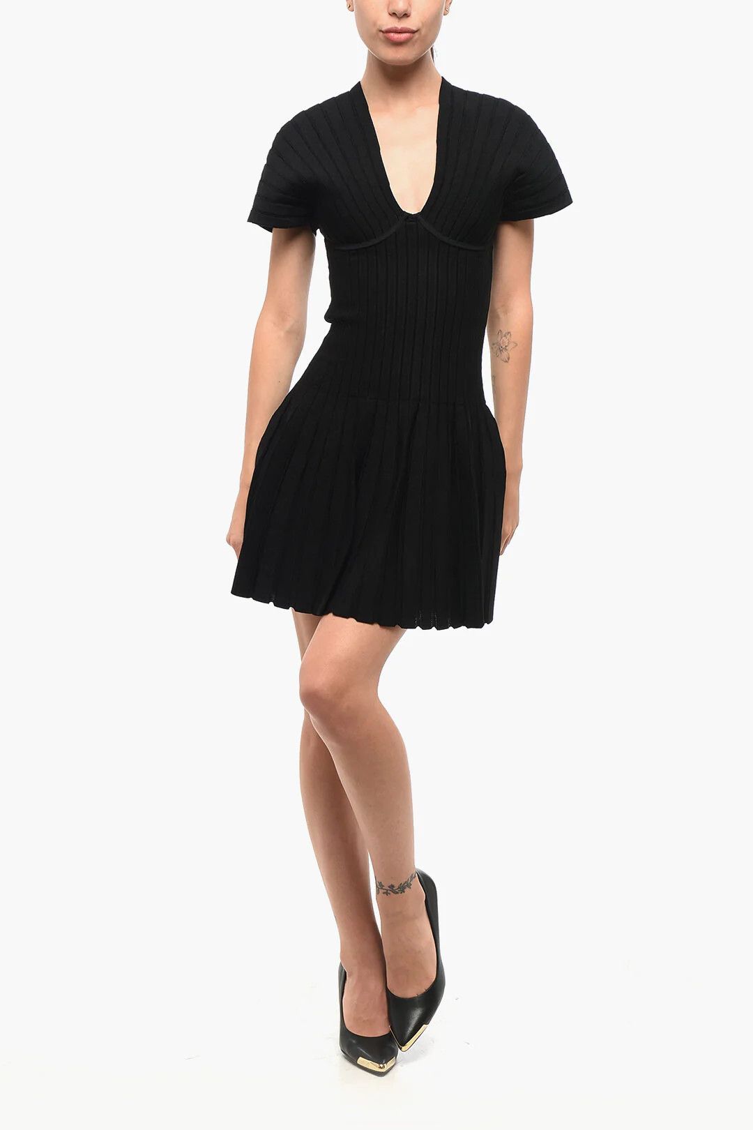 og1mm0326 Pleated Short-Sleeve Dress in Black