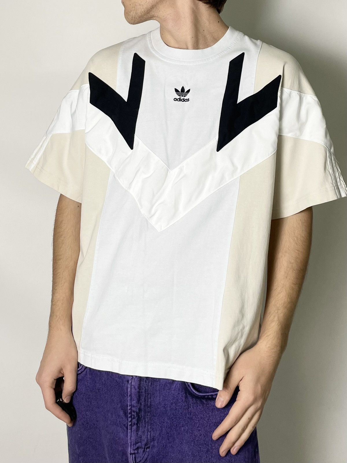 Adidas Adidas Originals 👻 nylon patched vintage jersey tee t shirt Size US L / EU 52-54 / 3 - 1 Thumbnail