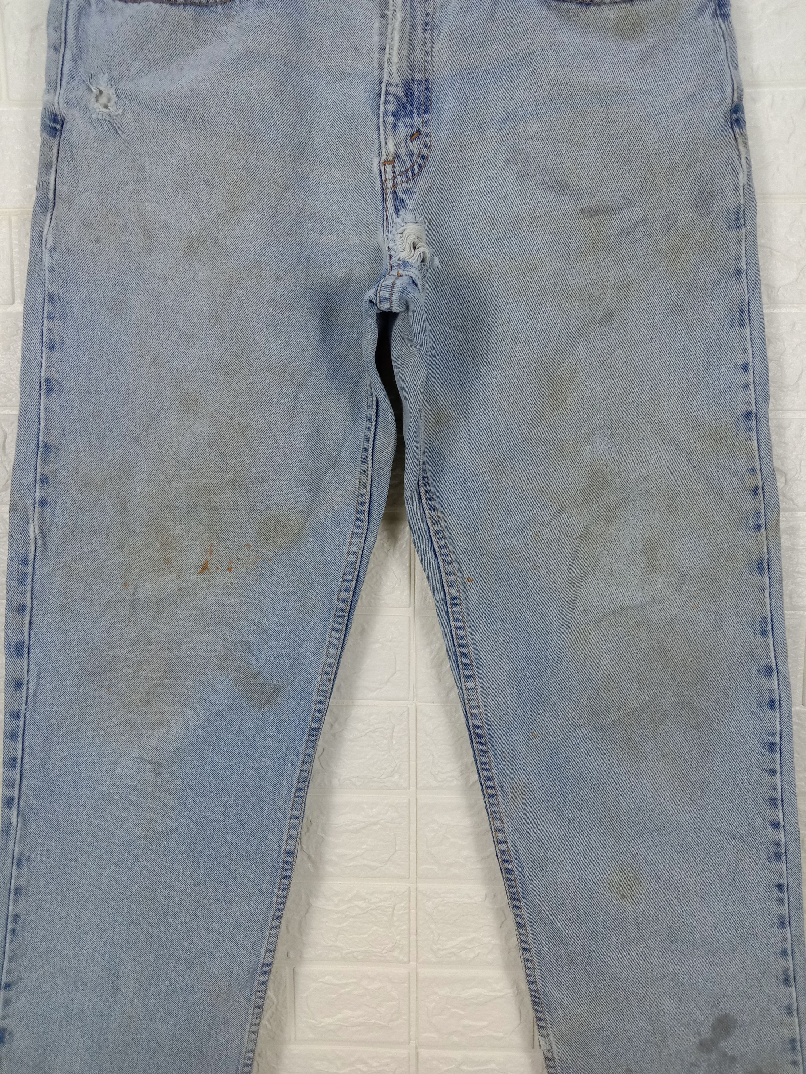 Levi's Vintage Levi's 550 Jeans Light Wash Distressed Denim Size US 32 / EU 48 - 3 Thumbnail