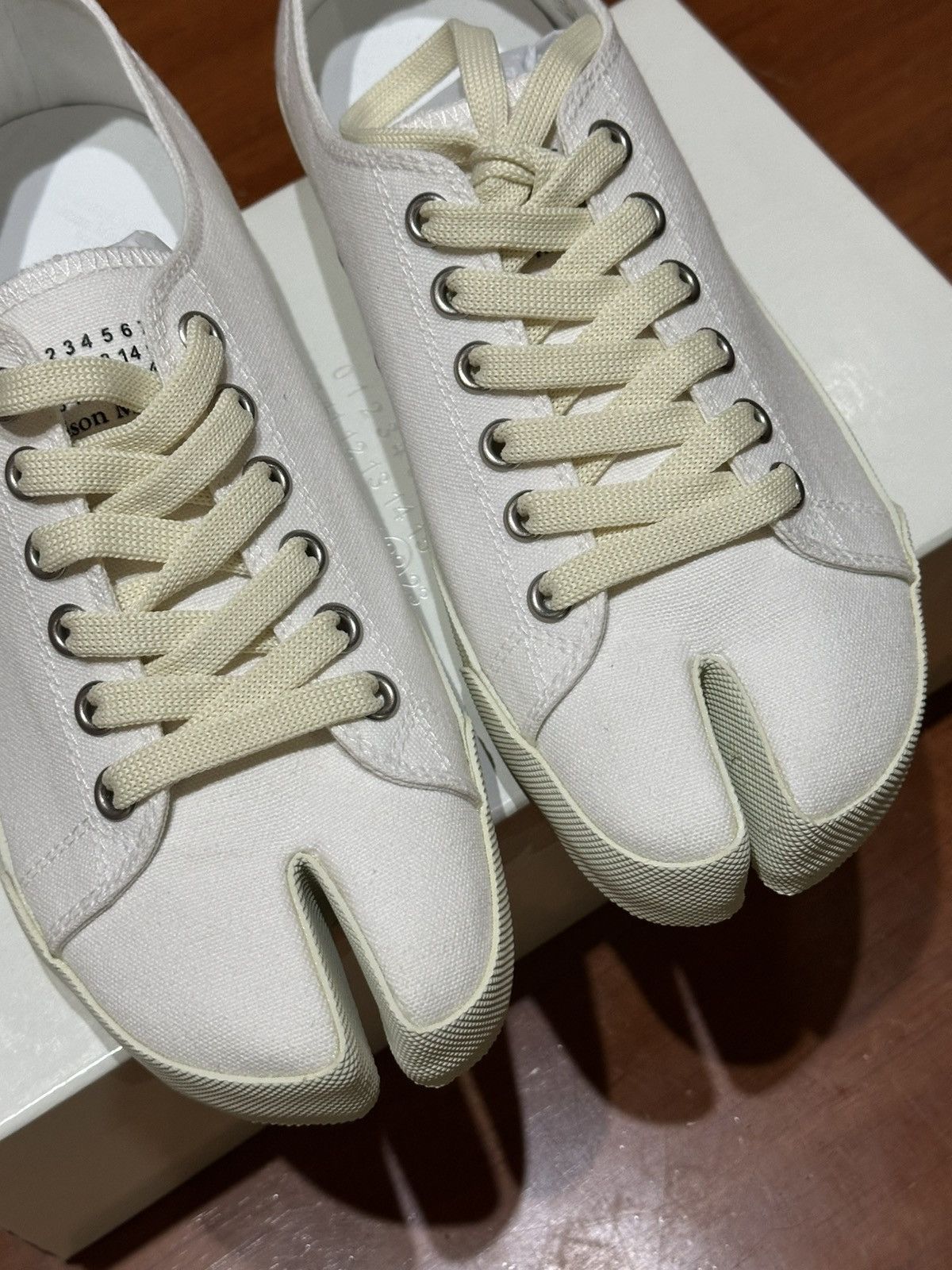 Maison Margiela Maison Margiela Tabi Sneakers Size US 7 / EU 40 - 2 Thumbnail