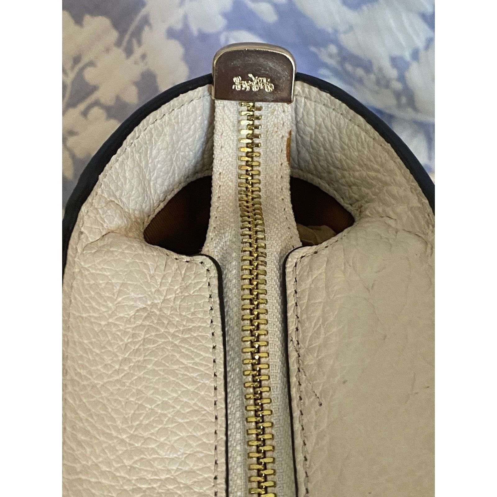 Coach Coach Elle Chain Tote Bag sz med Leather Size ONE SIZE - 11 Thumbnail