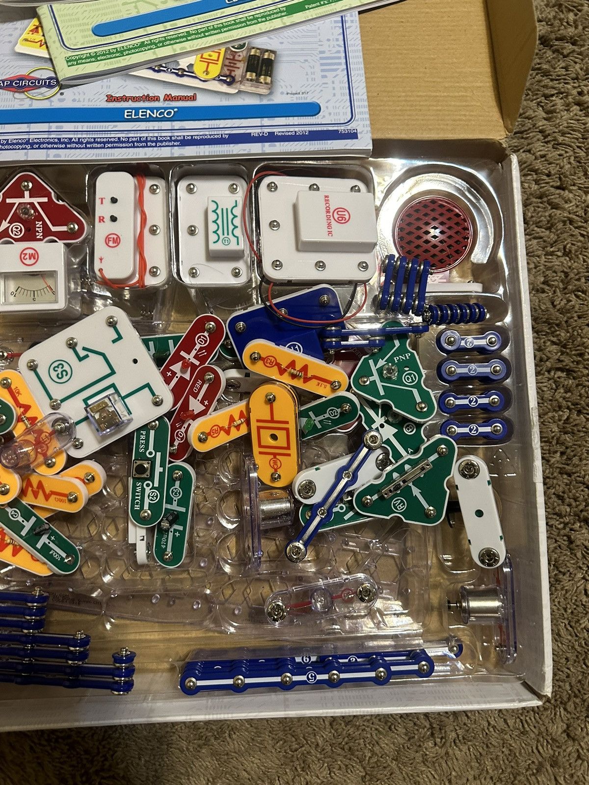 Sony × Vintage Elenco Snap Circuits Pro SC-500 Over 500 Electronic Kit Size US L / EU 52-54 / 3 - 6 Thumbnail