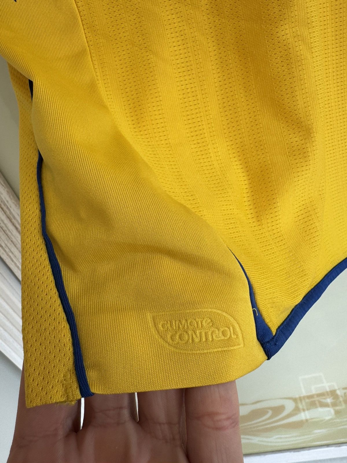 Umbro Vintage Sweden 2008-2009 Home Soccer Jersey Football Kit Size US M / EU 48-50 / 2 - 9 Thumbnail