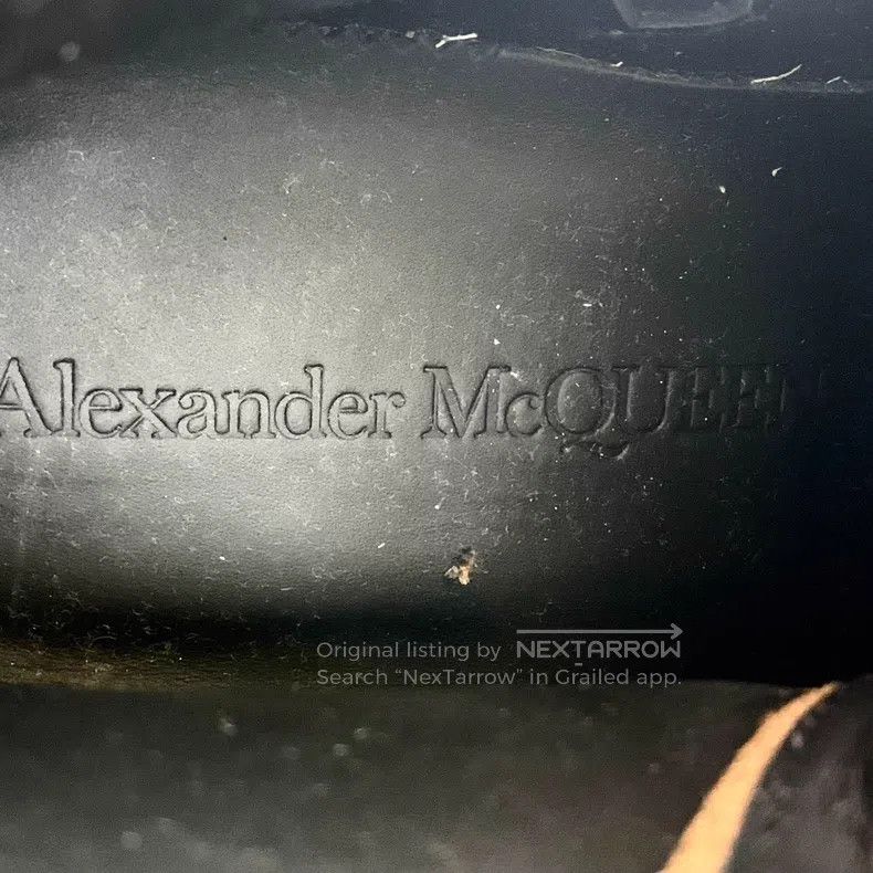 Alexander McQueen Alexander Mcqueen Black round-toe leather lace-up flat-sol Size US 5 / IT 35 - 7 Thumbnail