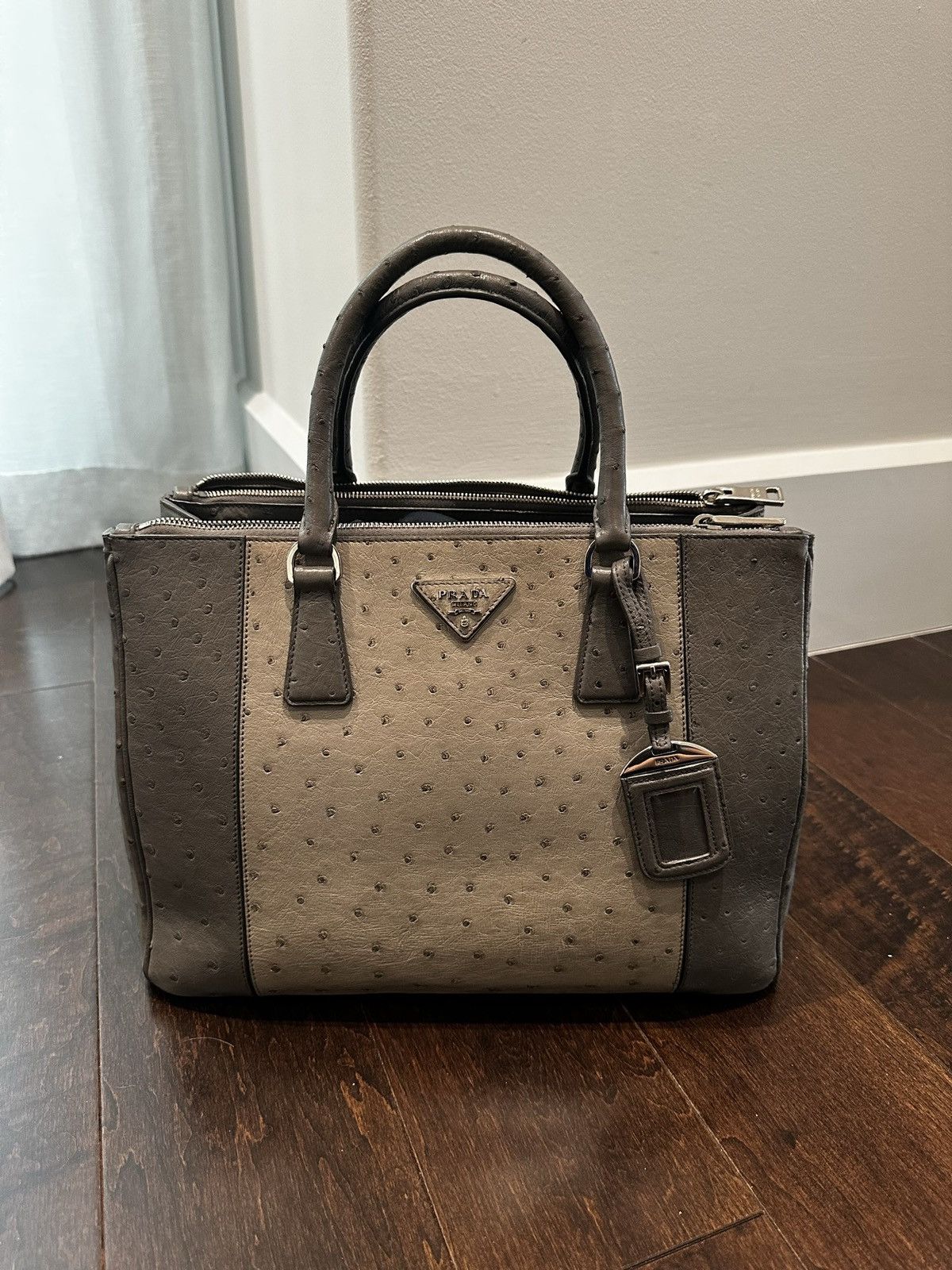Prada Prada ostrich two tone handbag Size ONE SIZE - 1 Thumbnail