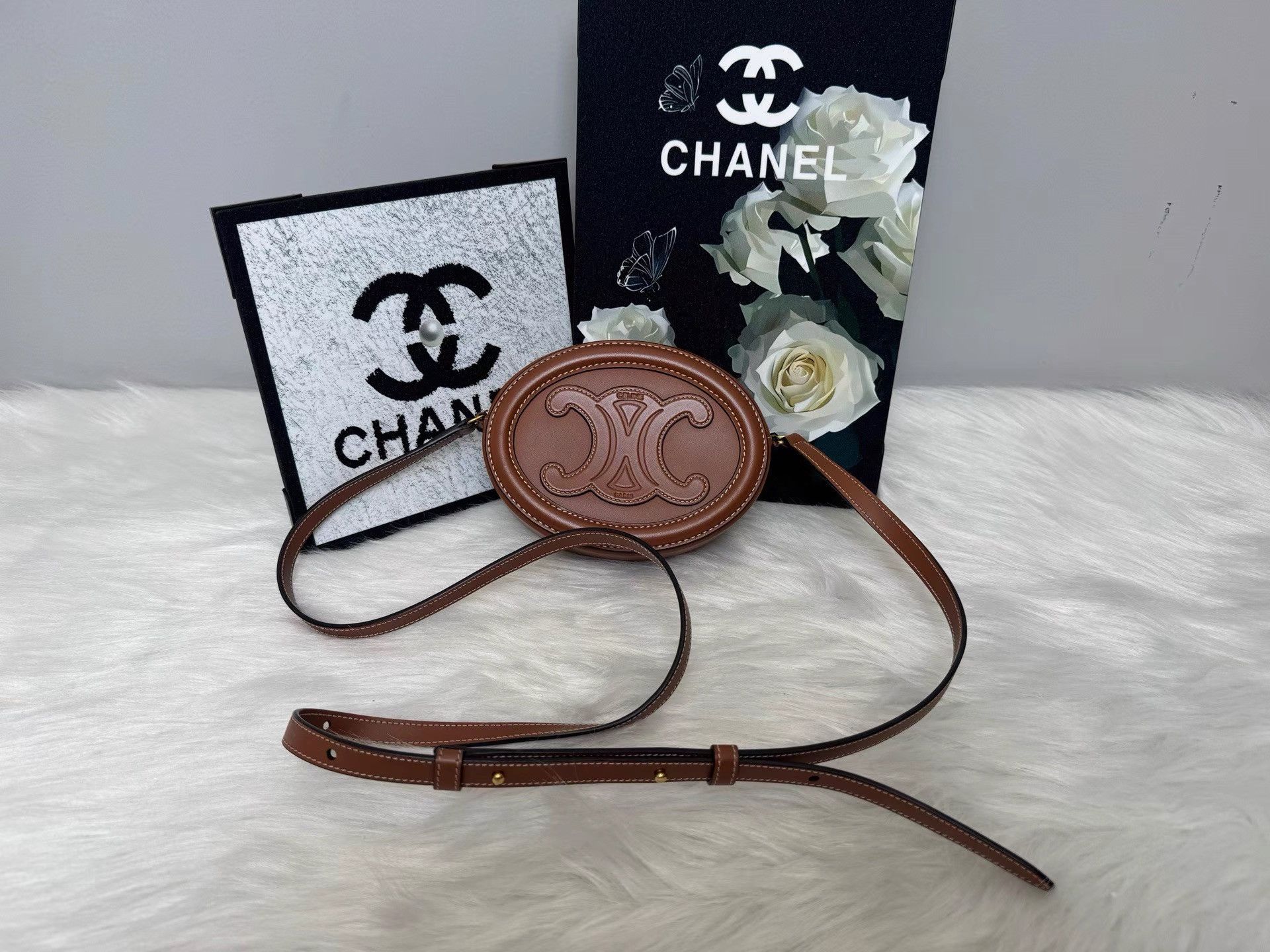 Celine CELINE Brown Mooncake Bag K36 Size ONE SIZE - 1 Thumbnail