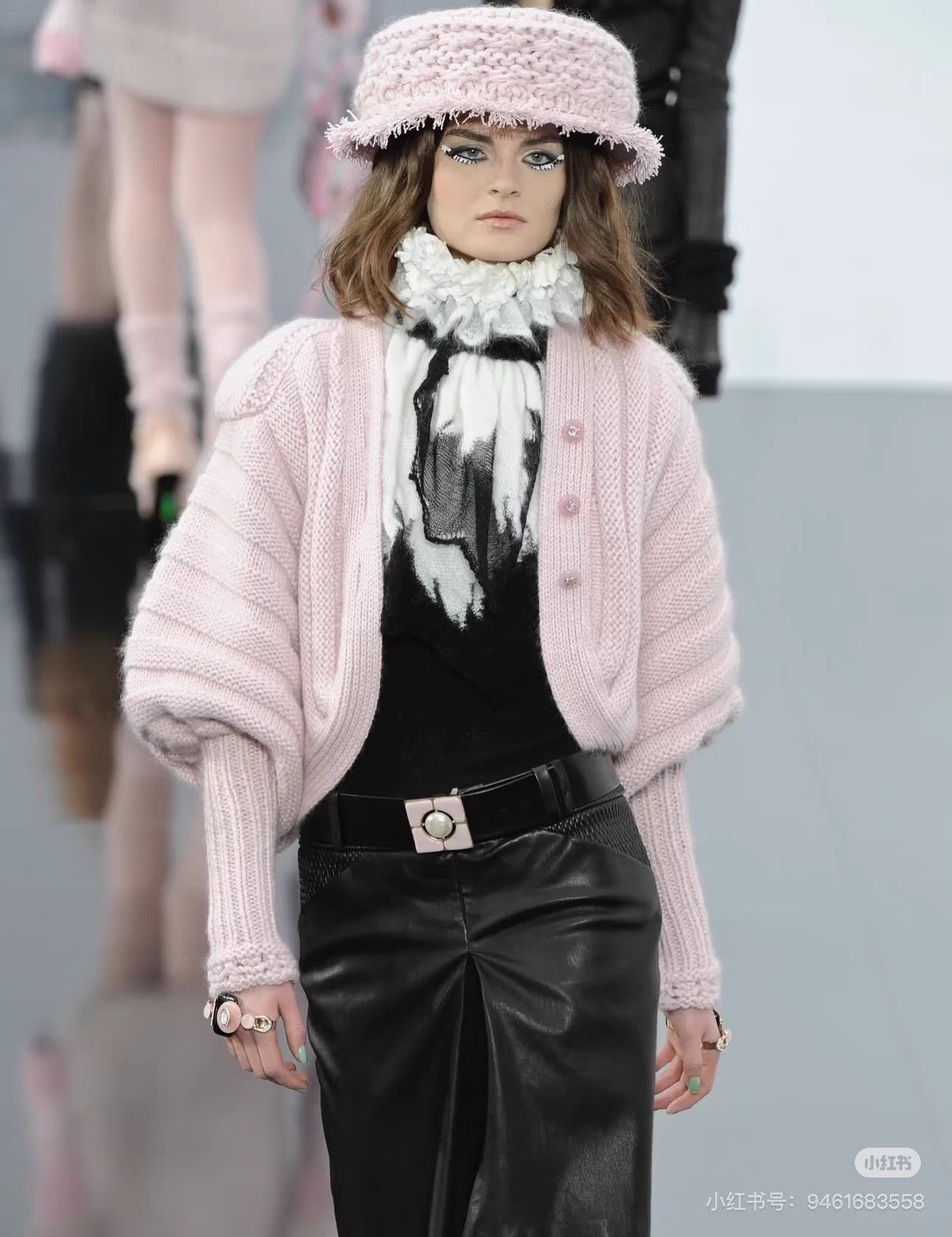 Chanel Chanel Pink Batwing Cashmere Knit Cardigan FR34 Size XS / US 0-2 / IT 36-38 - 5 Thumbnail
