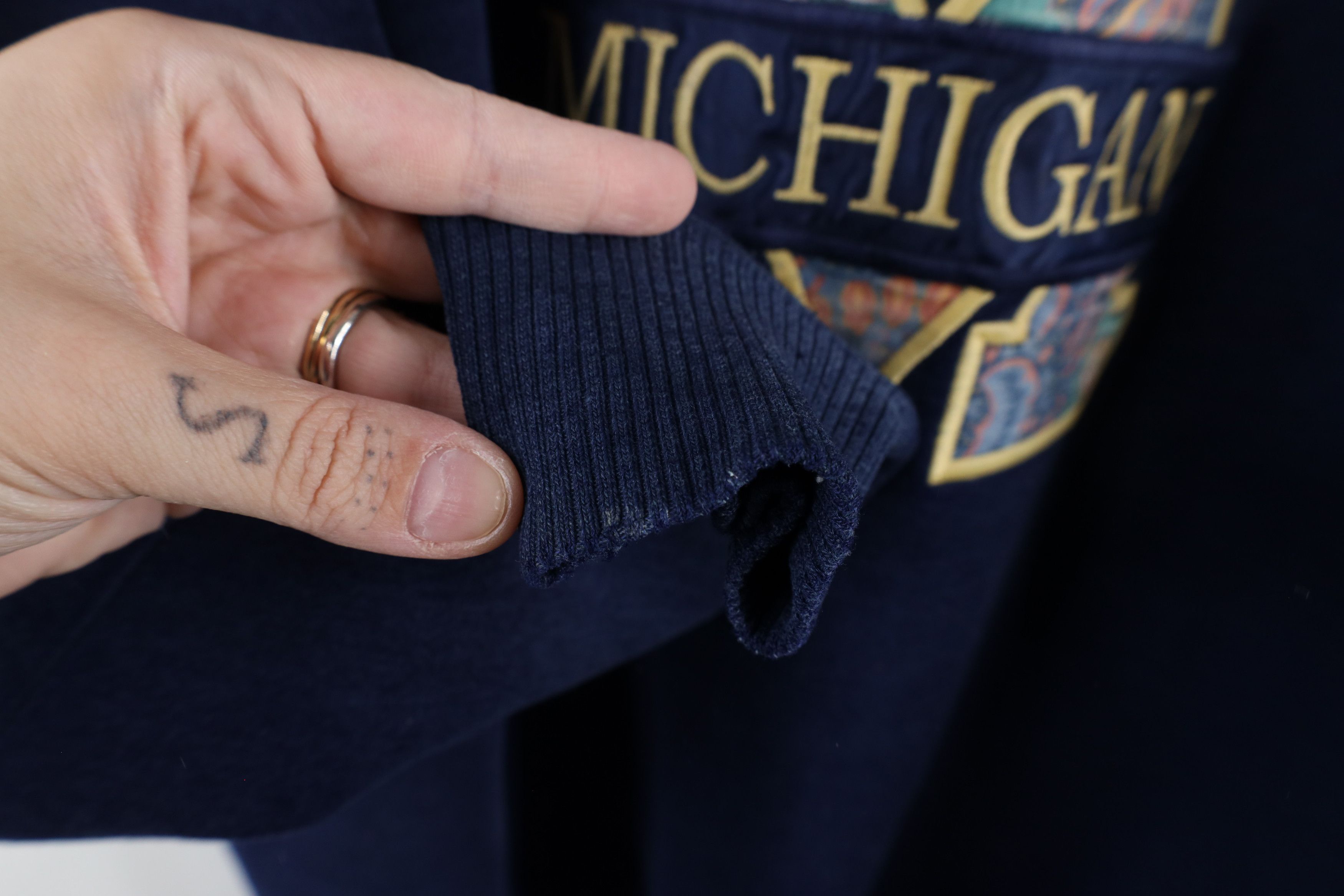 Vintage Vintage 90s Block M University of Michigan Sweatshirt Size L / US 10 / IT 46 - 7 Thumbnail