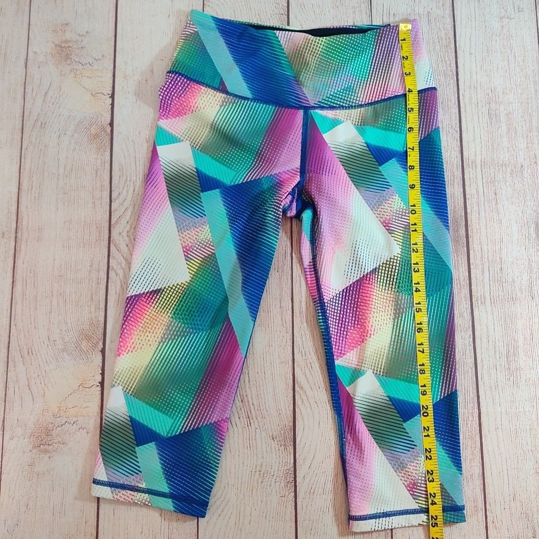 Victoria's Secret VSX Knockout Digi Cube rainbow cropped leggings sz S Size 27" / US 4 / IT 40 - 7 Thumbnail
