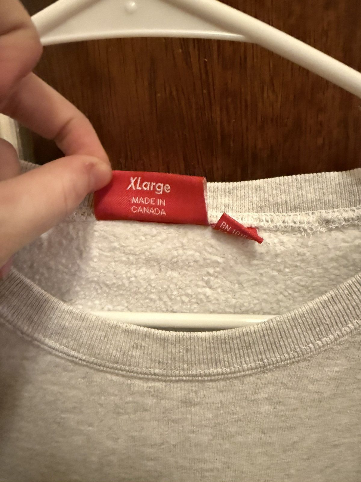Supreme Supreme World Famous Crewneck FW18 Size US L / EU 52-54 / 3 - 3 Thumbnail