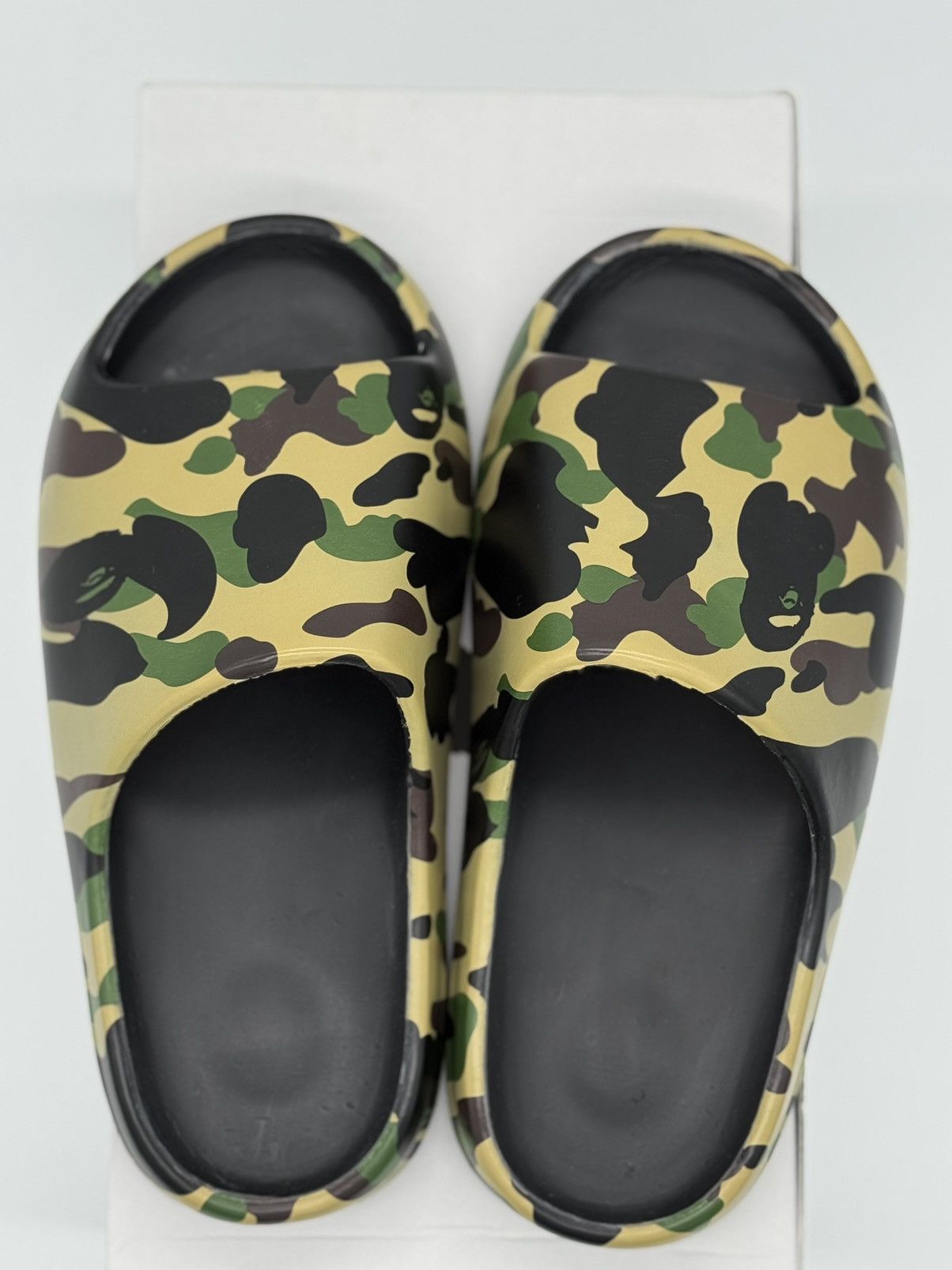 Bape Bape 1st camo slides ‘yellow’ Size US 8 / EU 41 - 2 Thumbnail