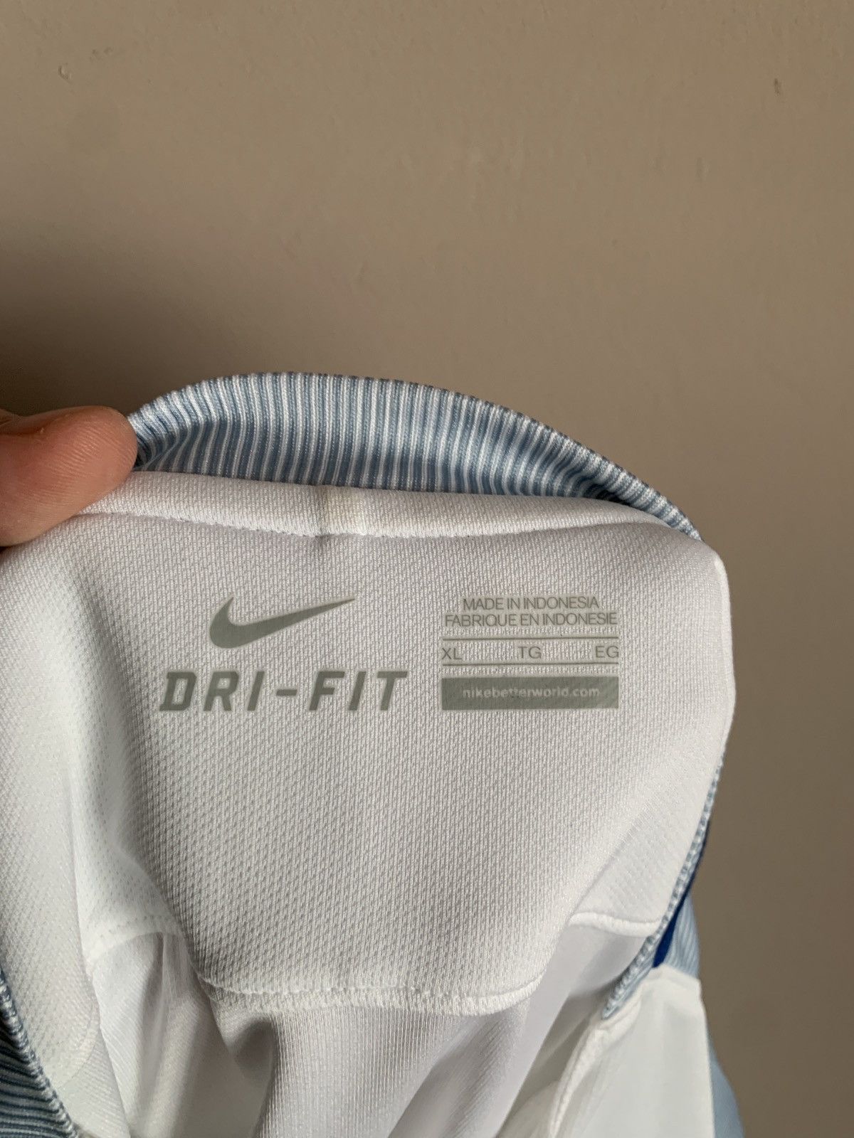 Nike England 2016 2018 home Nike soccer football shirt jersey XL Size US XL / EU 56 / 4 - 8 Thumbnail