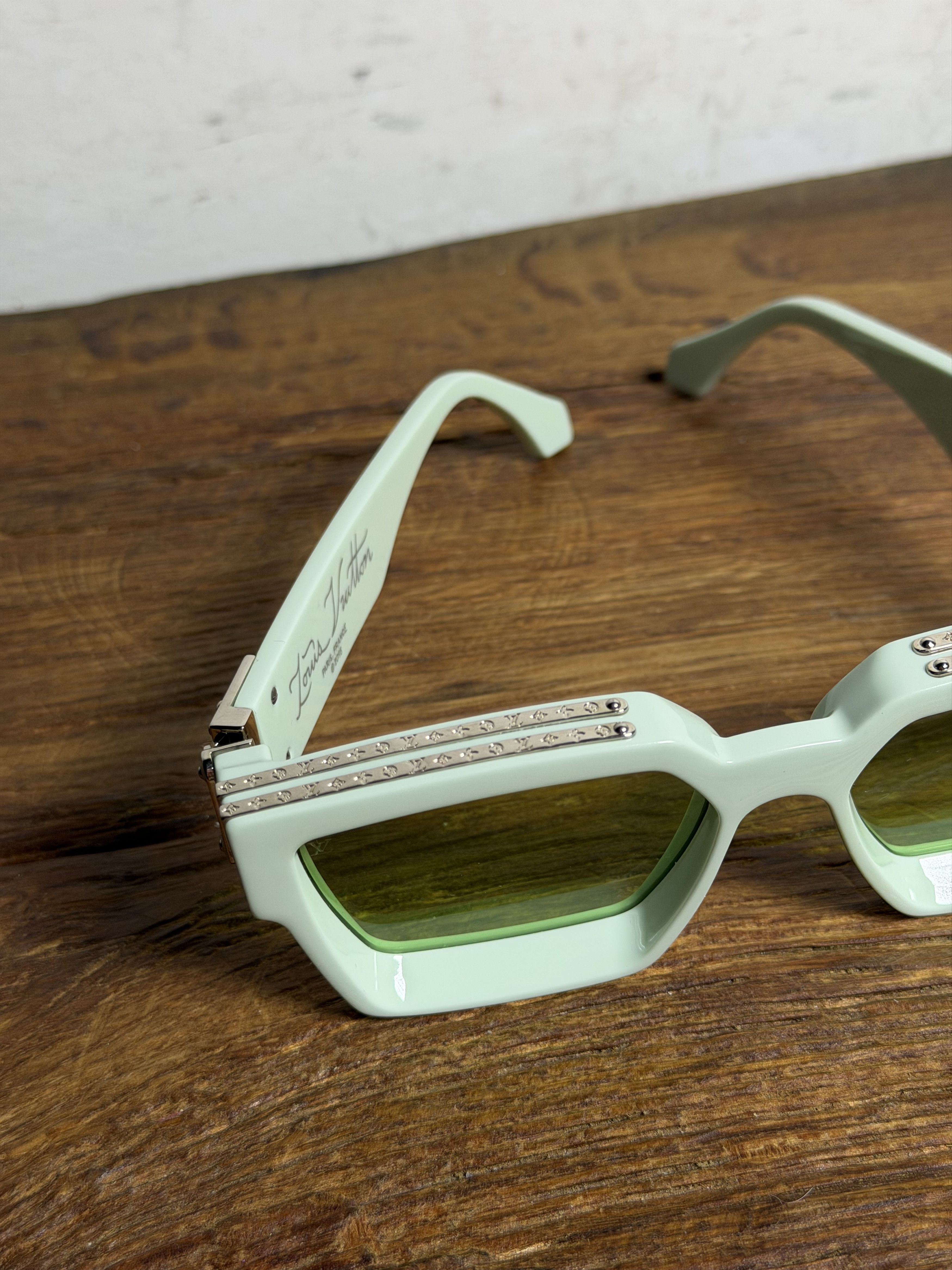 Louis Vuitton Louis Vuitton 1.1 Millionaires Sunglasses Pale Green Size ONE SIZE - 4 Thumbnail