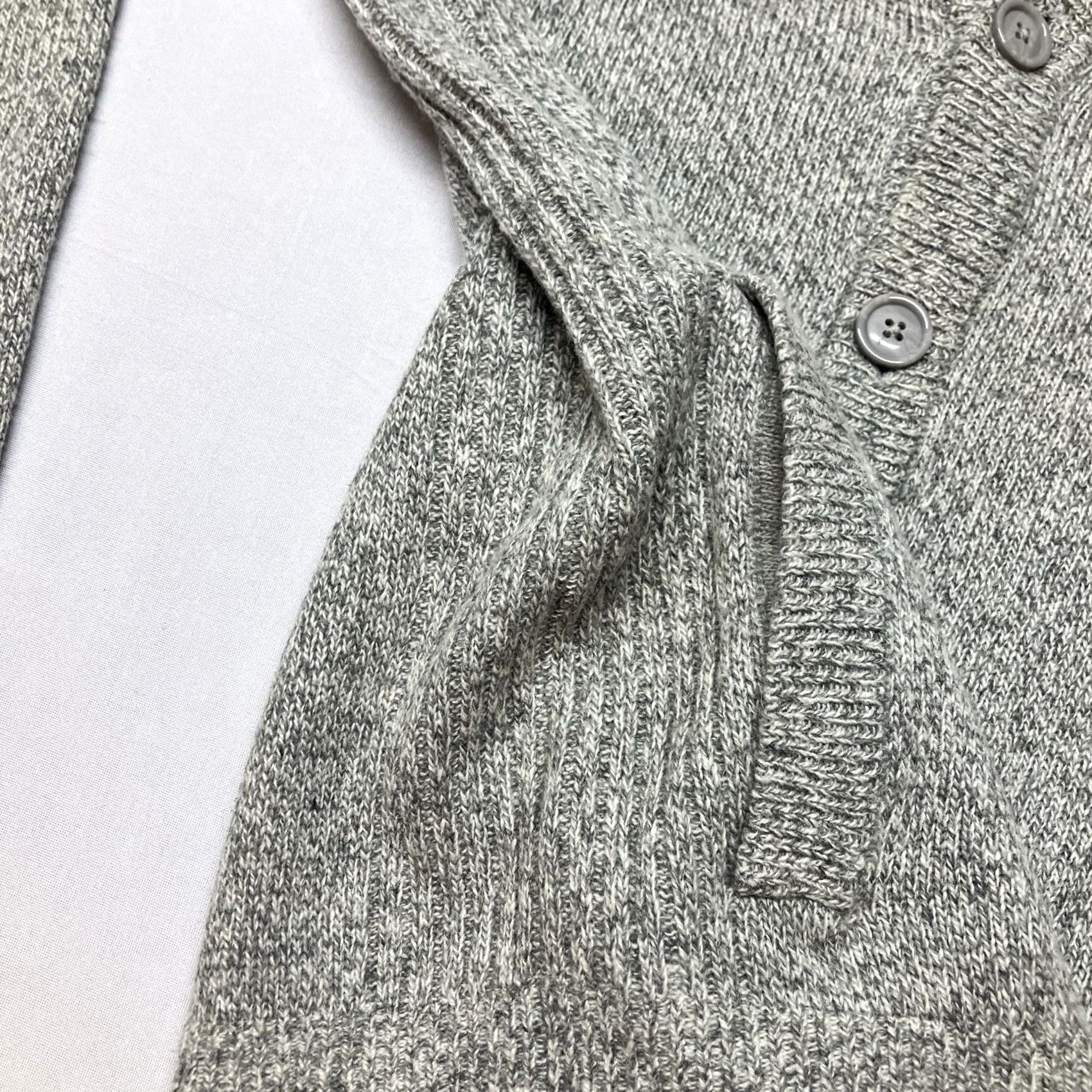 Urban Outfitters Urban Outfitters O'Hanlon Mills V Neck Wool Cardigan Tweed Sweater Gray Size S Men Cardigan V-Neck Wool Tweed Gray S Pockets Button Vintage? No Size US S / EU 44-46 / 1 - 4 Thumbnail