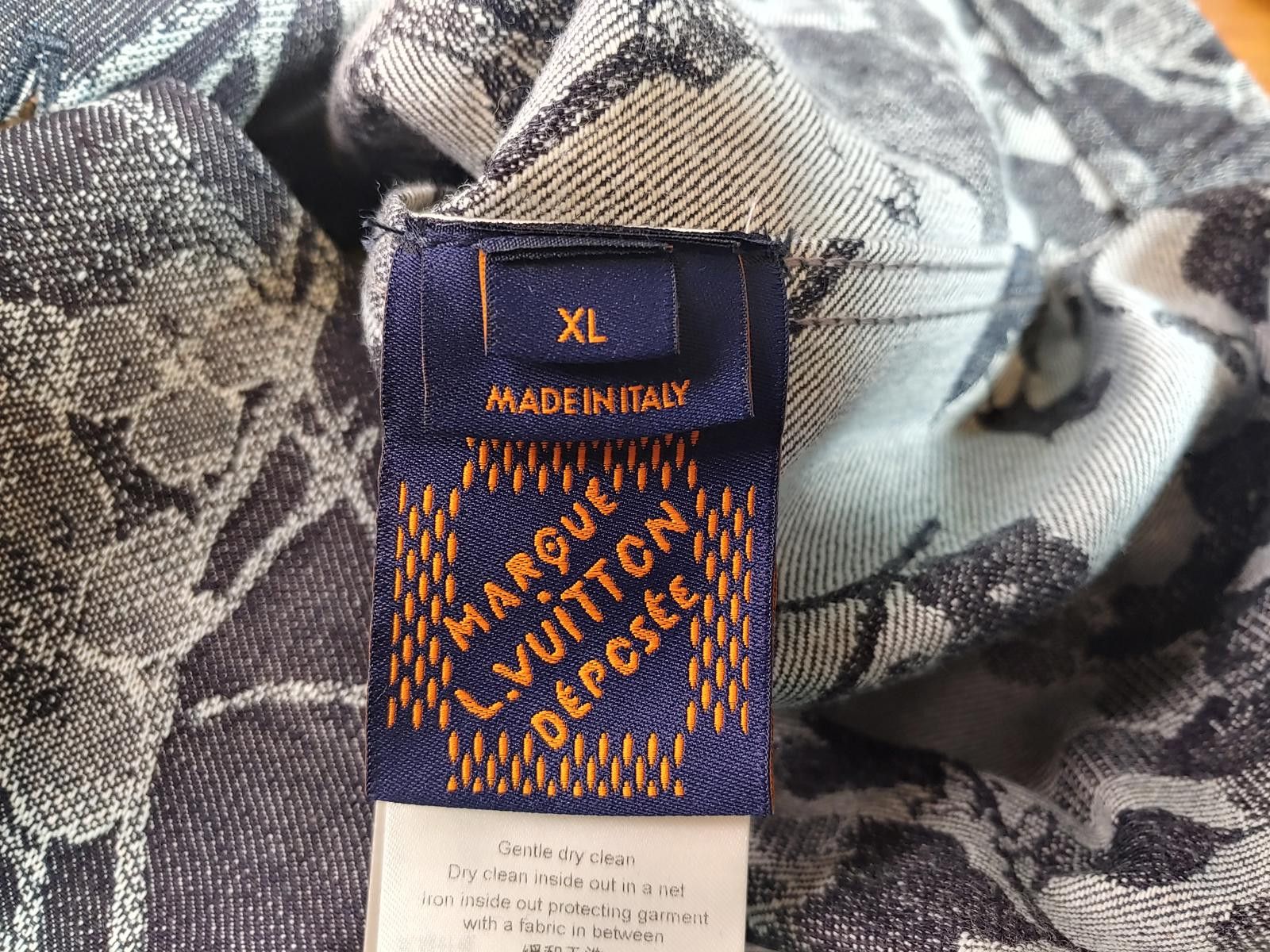 Louis Vuitton Louis Vuitton LV Waves Floral Button Up Denim Shirt in Blue Size ONE SIZE - 8 Thumbnail