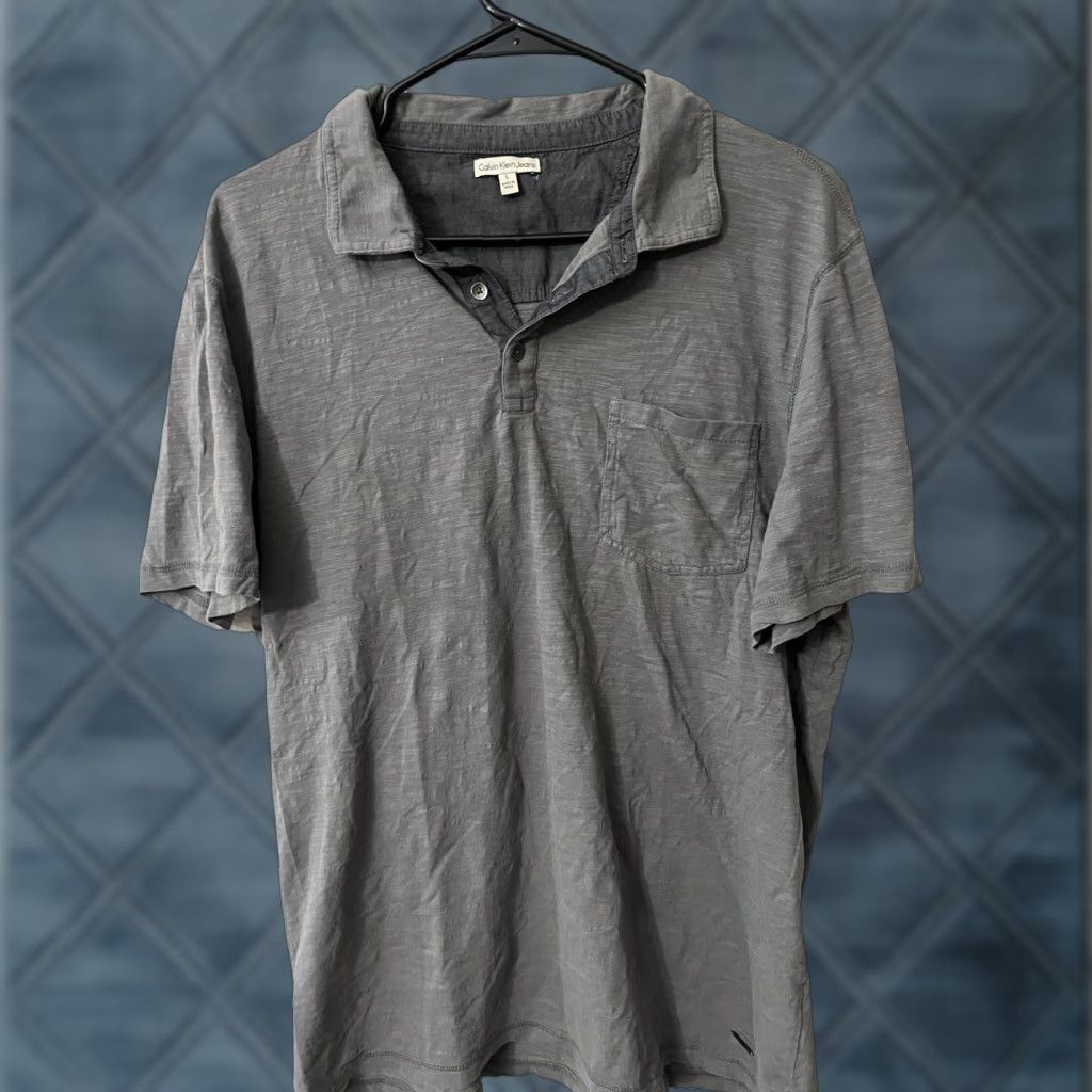 Calvin Klein Calvin Klein Polo Shirt Men’s Large Gray Short Sleeve Buttoned Calvin Klein Jeans Polo Men L Gray Solid Shirt Mens Size US L / EU 52-54 / 3 - 1 Thumbnail