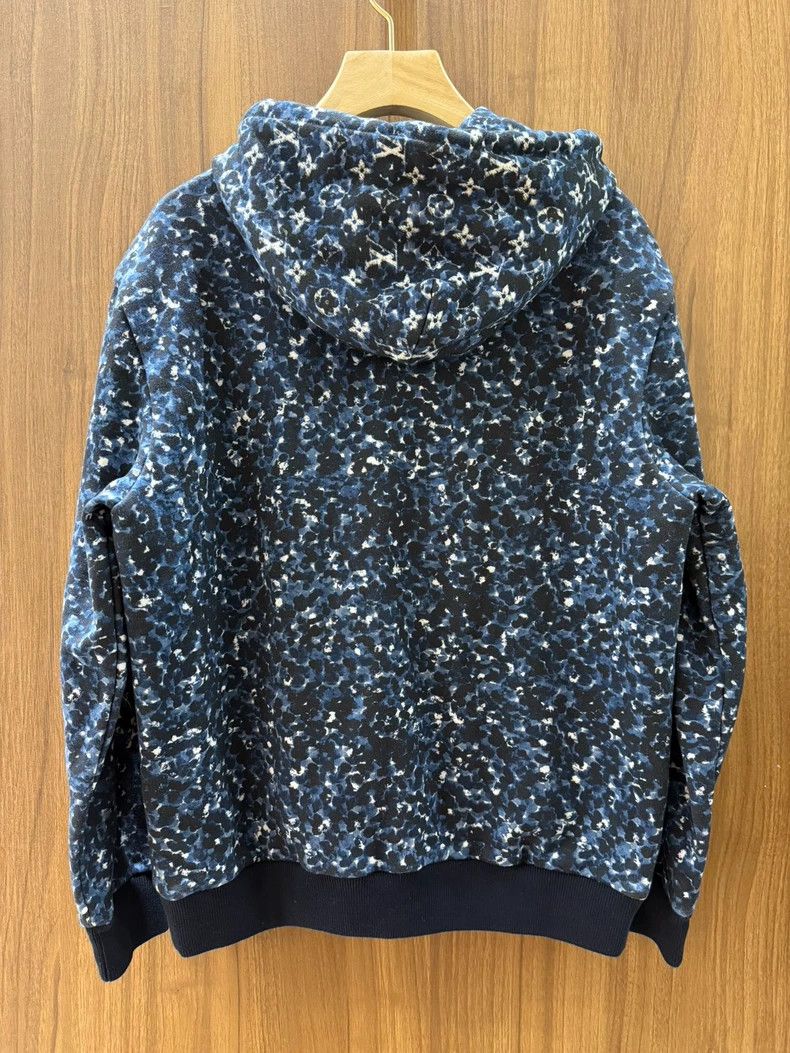 Louis Vuitton Louis Vuitton Blue full-print logo hooded sweatshirt Size US L / EU 52-54 / 3 - 2 Thumbnail