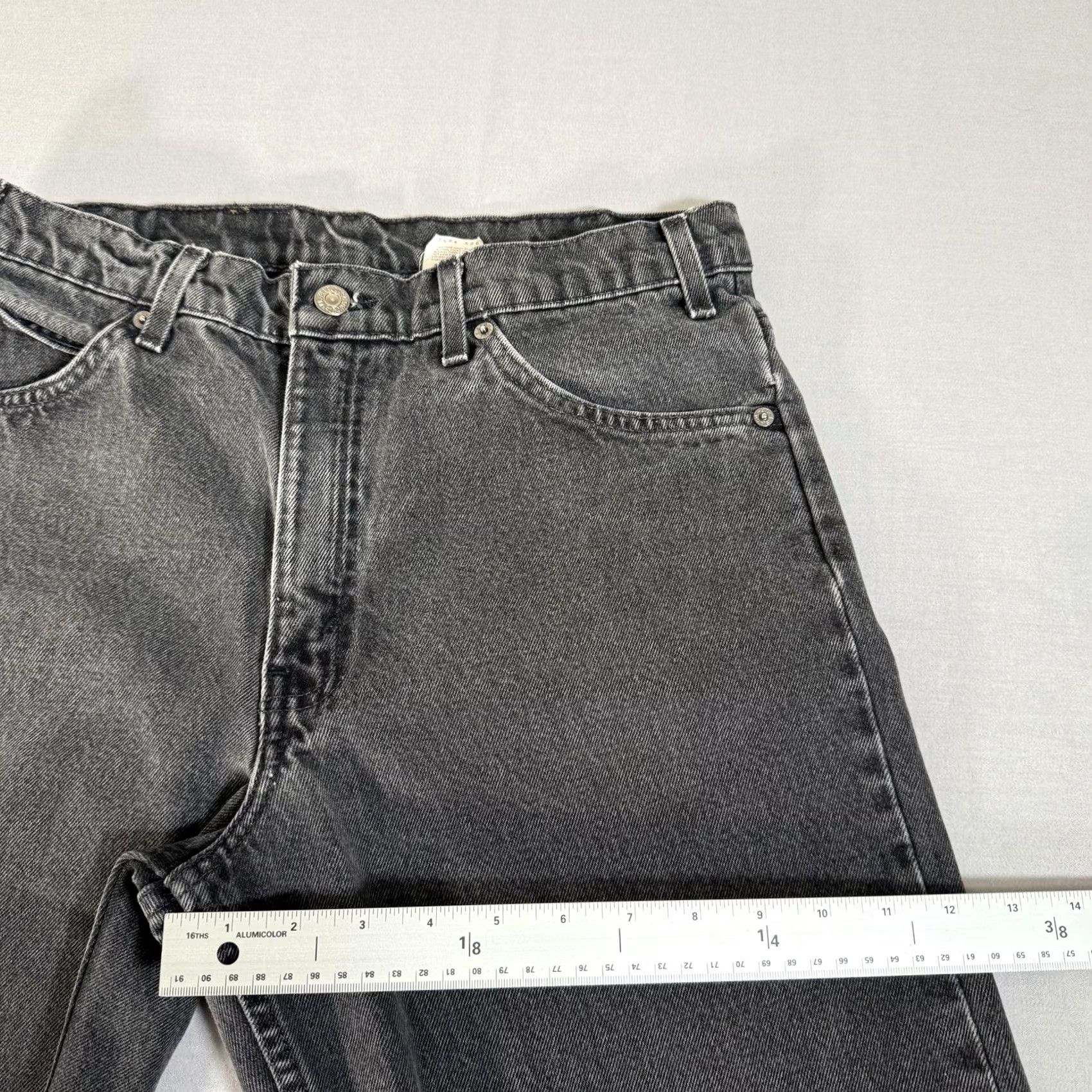 Levi's VINTAGE Levi's 550 Jeans Men 33x30 Black Charcoal Wash Relaxed Tapered Fit 5-Pocket Denim Pants 90s Mens Size US 33 - 7 Thumbnail