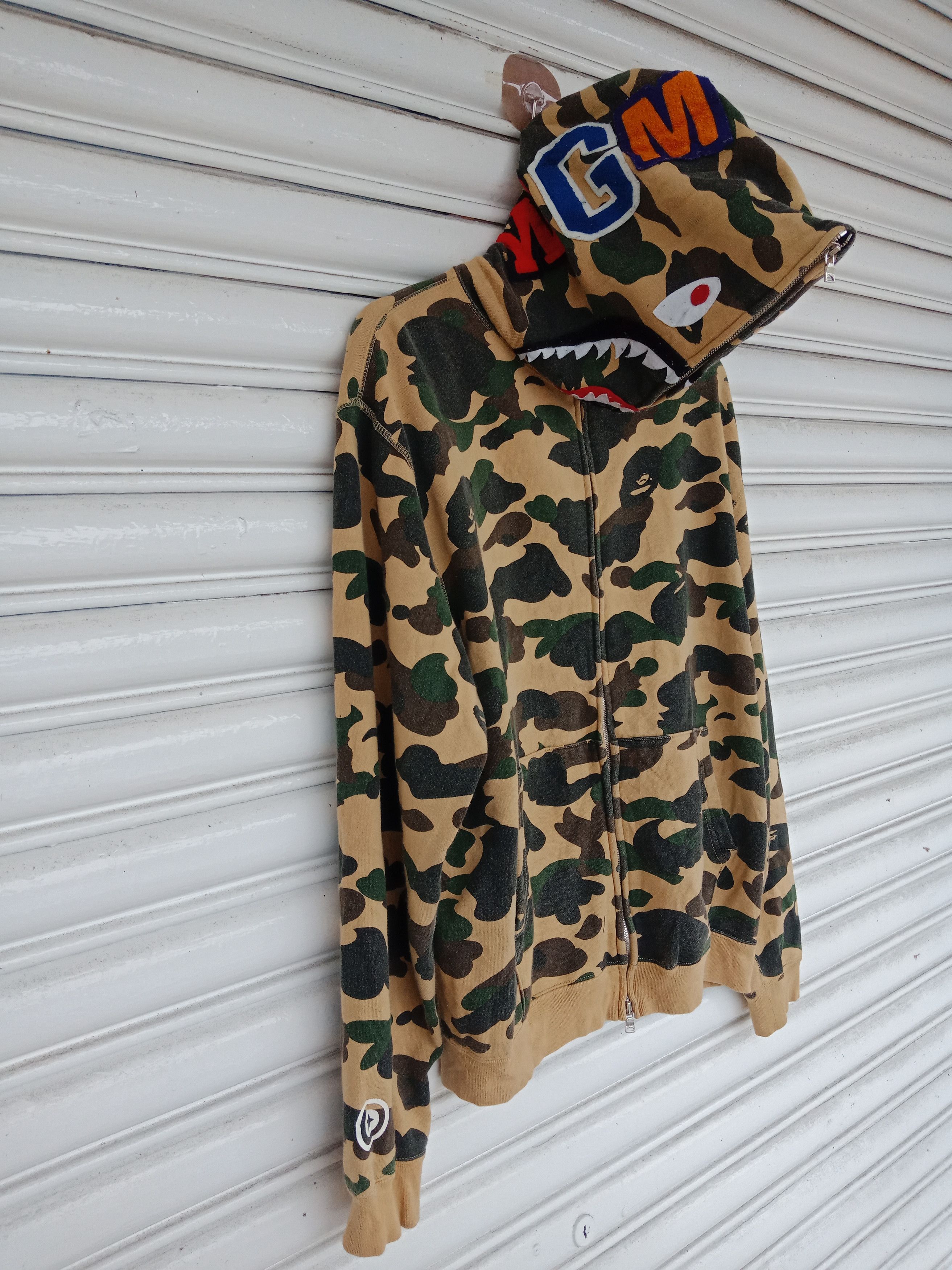 Bape Bape 1st Camo Shark Full Zip Hoodie Size US M / EU 48-50 / 2 - 7 Thumbnail