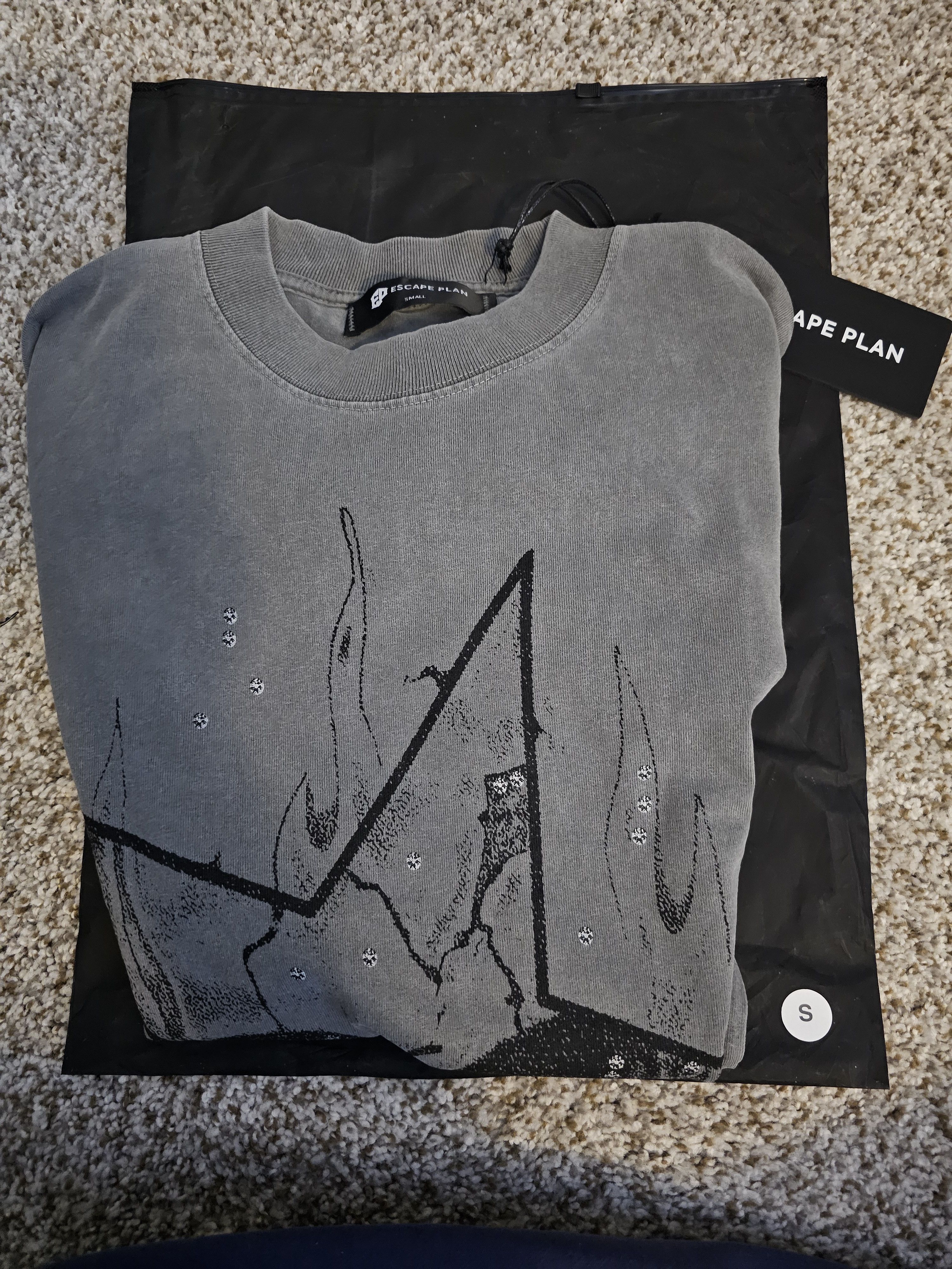 Other Escape Plan Mens Short Sleeve T-shirt Size US S / EU 44-46 / 1 - 12 Thumbnail