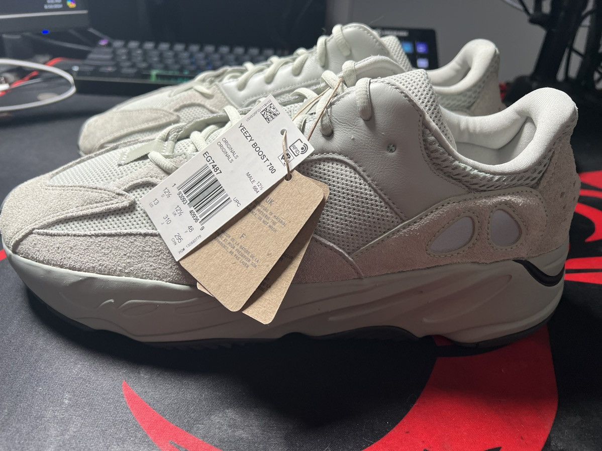 Yeezy Yeezy Boost 700 Size US 13 / EU 46 - 3 Thumbnail