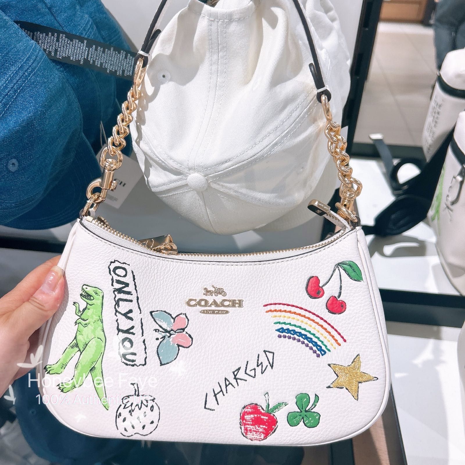 Coach NWT Coach Teri Shoulder Bag With Sketch Print CAK17