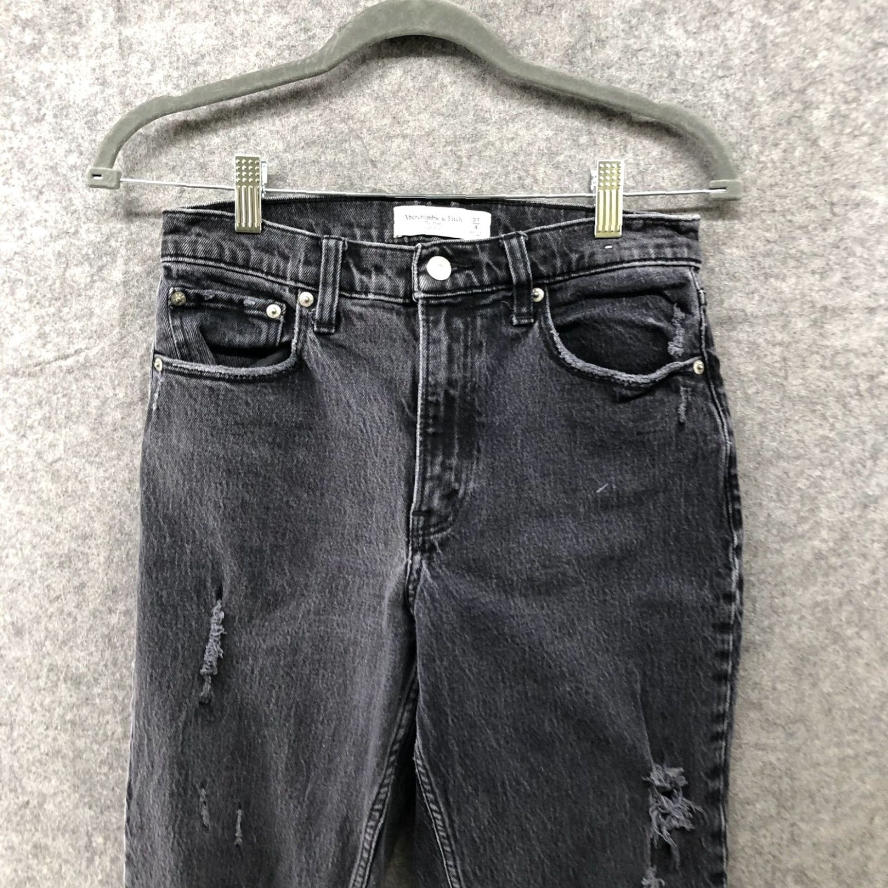 Abercrombie & Fitch Abercrombie & Fitch The Mom High Rise Jeans Size 4 / 27 Black Distressed Size 27" / US 4 / IT 40 - 3 Thumbnail