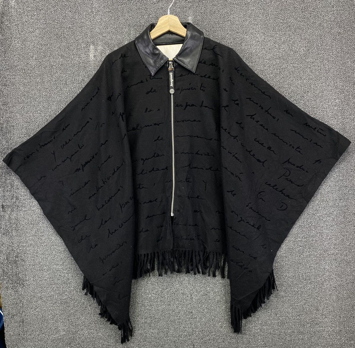 Desigual Vintage Desigual Black Poncho Size ONE SIZE - 1 Thumbnail