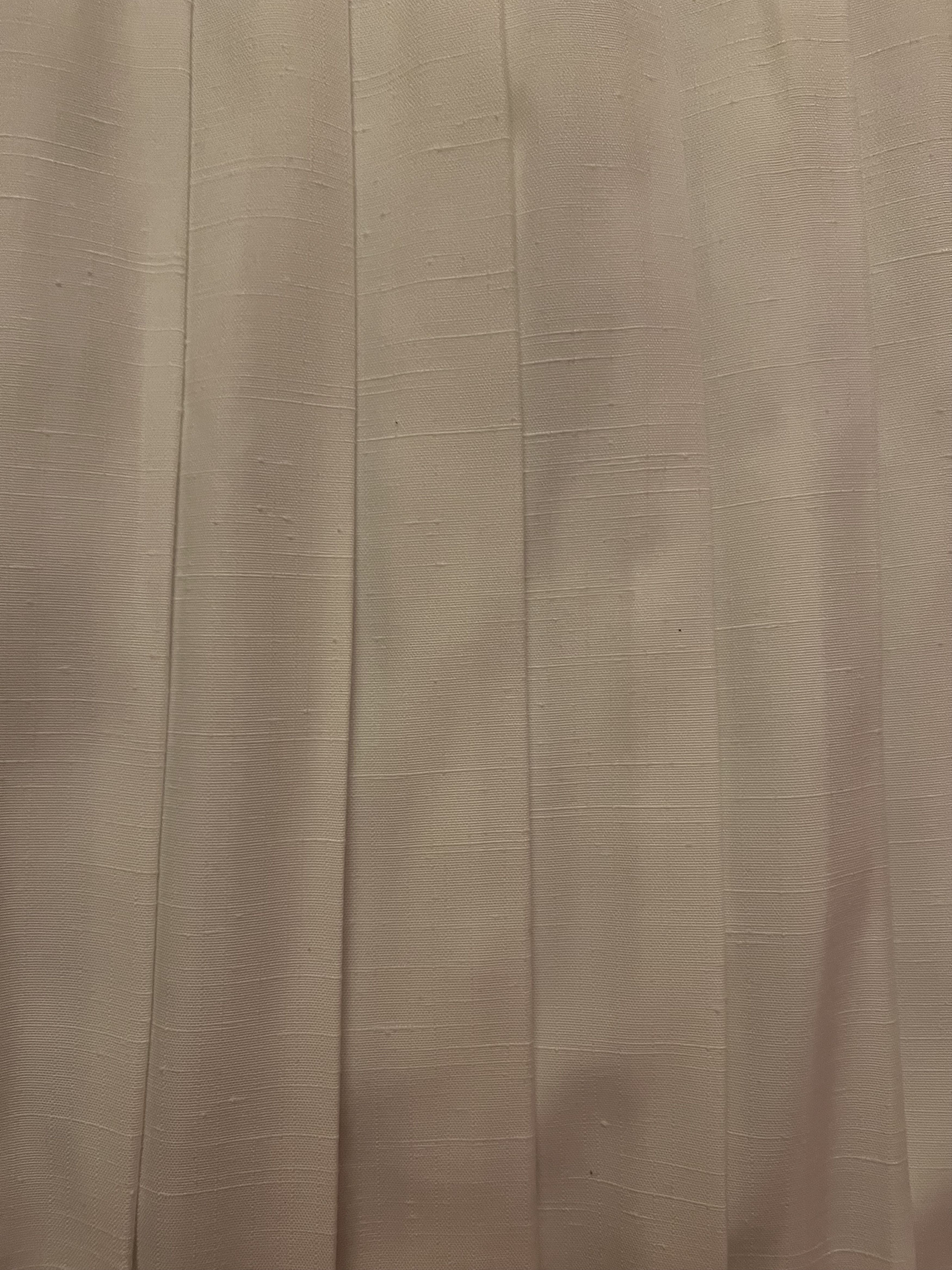 Vintage Liz Baker, white pleated skirt Size 40" / US 18 - 11 Thumbnail