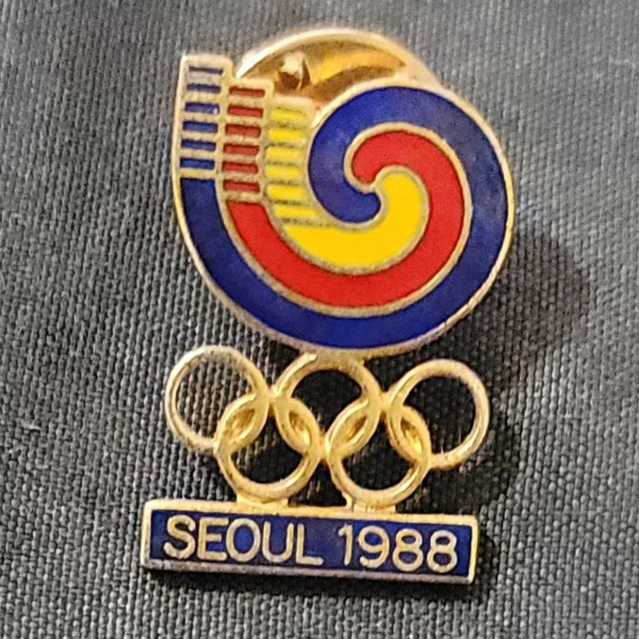 The Unbranded Brand Vtg 1988 Seoul Korea Olympics Lapel Pin | Grailed