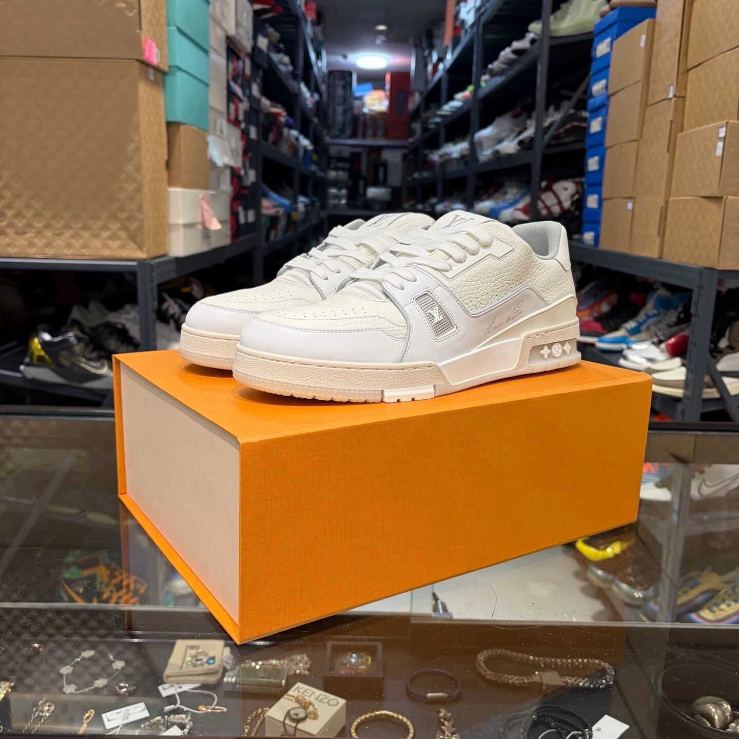 Louis Vuitton Louis Vuitton LVTrainer Sneakers Size US 10.5 / EU 43-44 - 1 Thumbnail