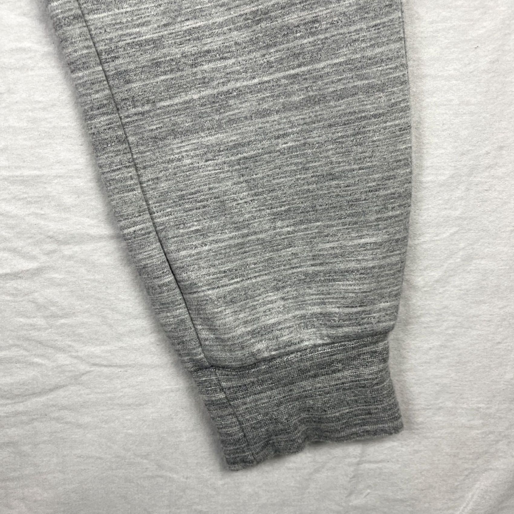 Nike Nike Tech Fleece Pants Mens Small Gray Joggers Tapered Heather Gym 585204-063 Size US 29 - 4 Thumbnail